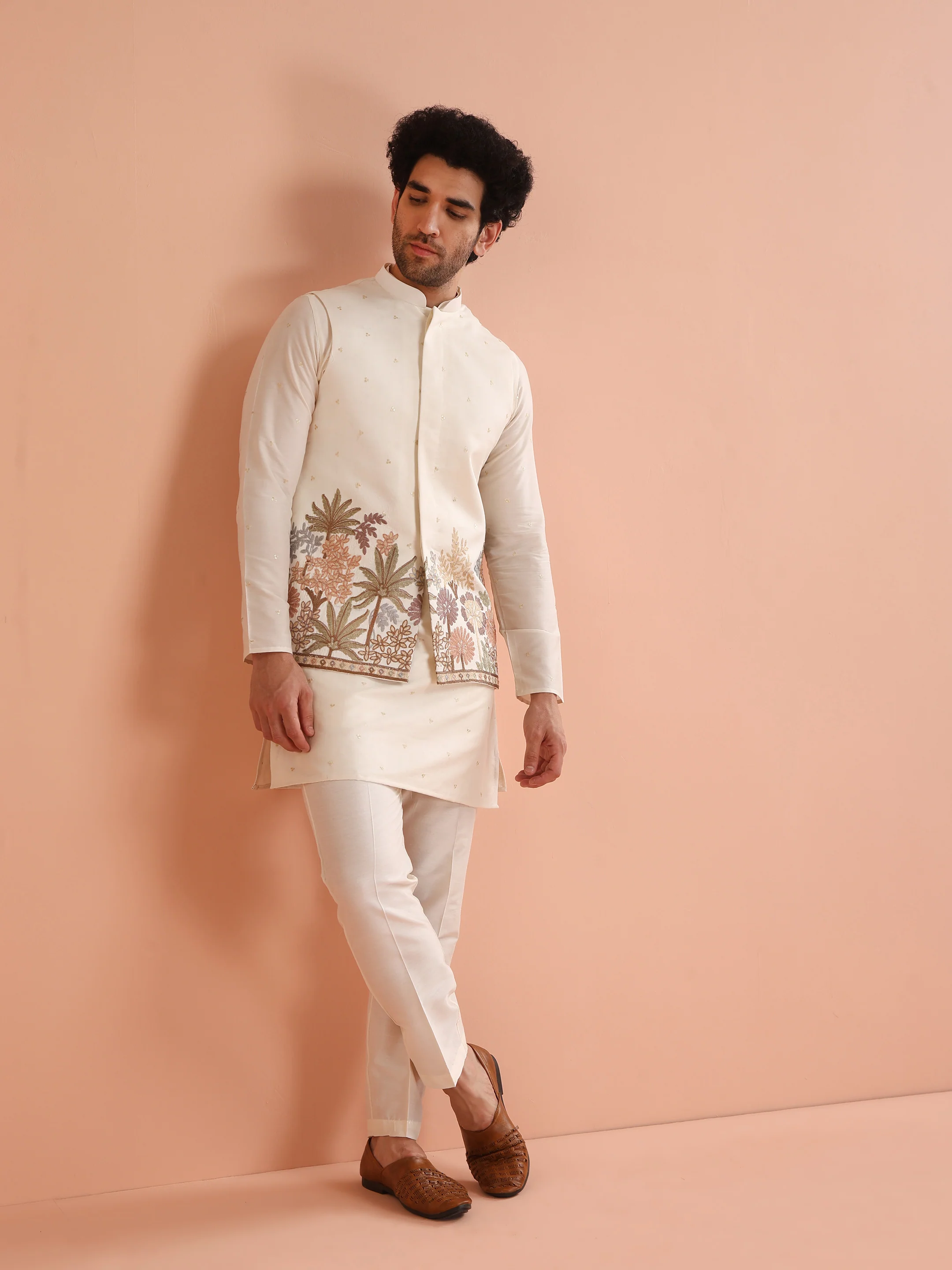 Off White Embroidered Jacket Set - Image 8