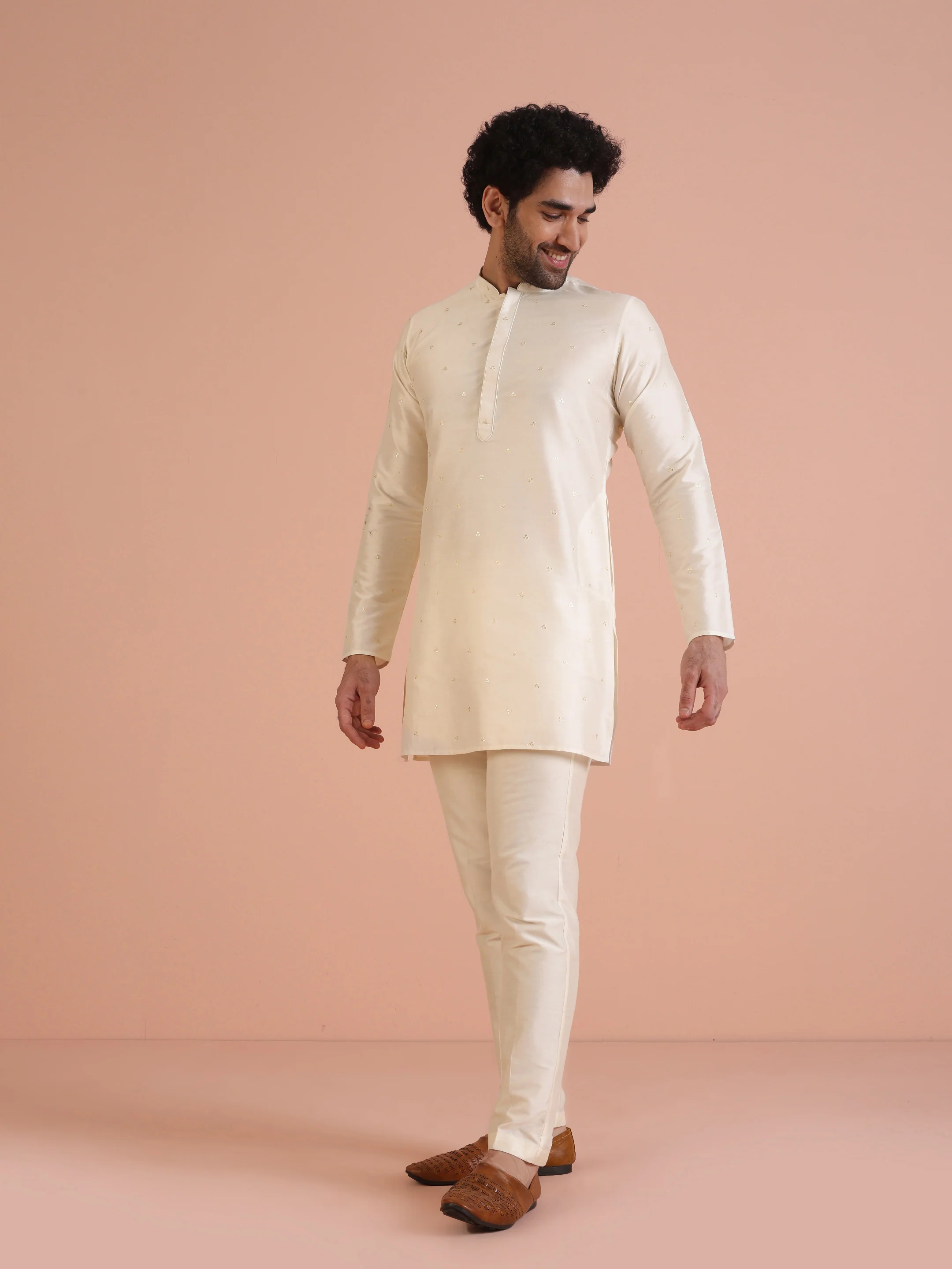 Men Off White Embroidered Kurta with Sequinned - Image 3