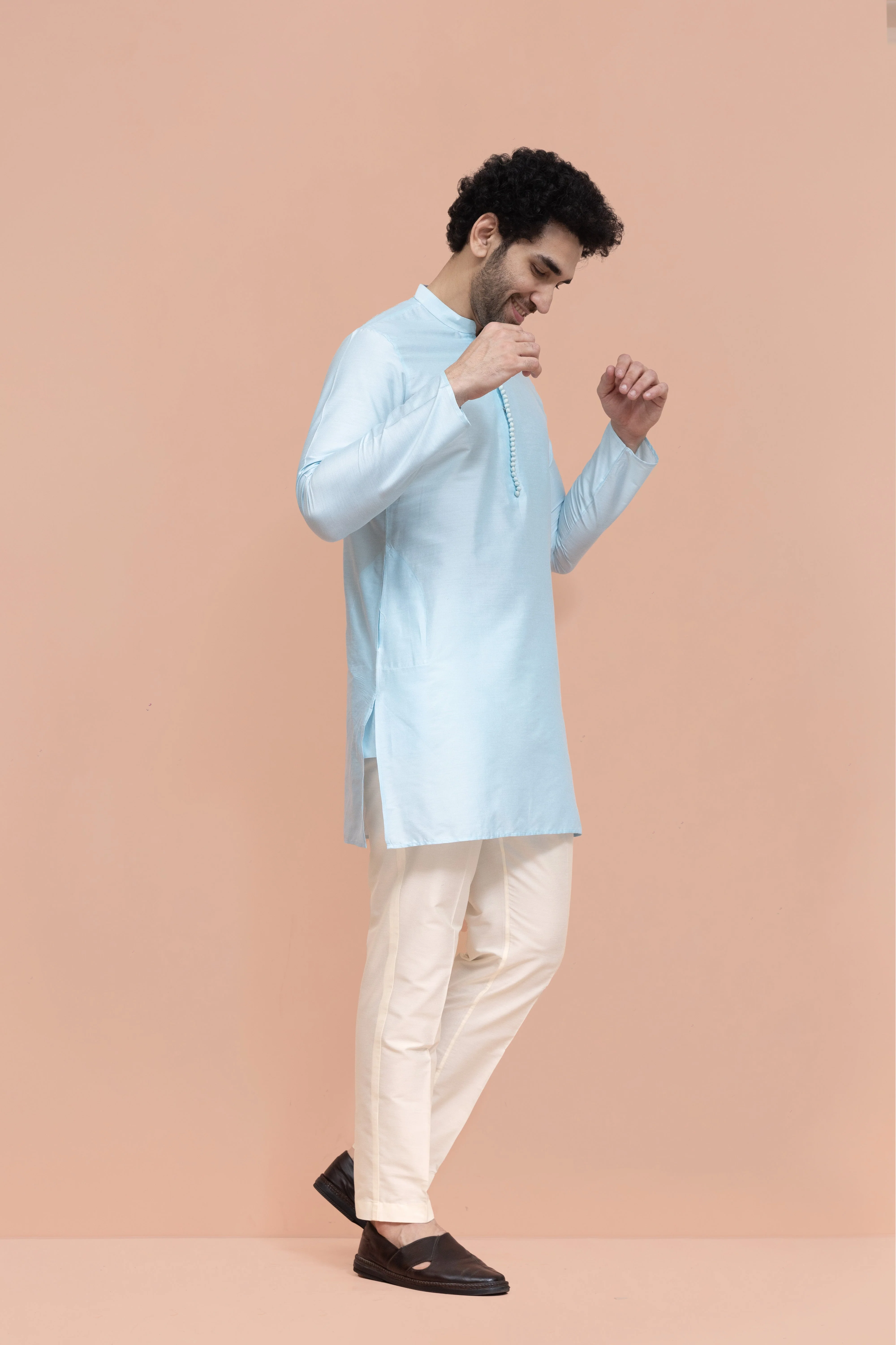 Men Blue Solid Kurta - Image 18
