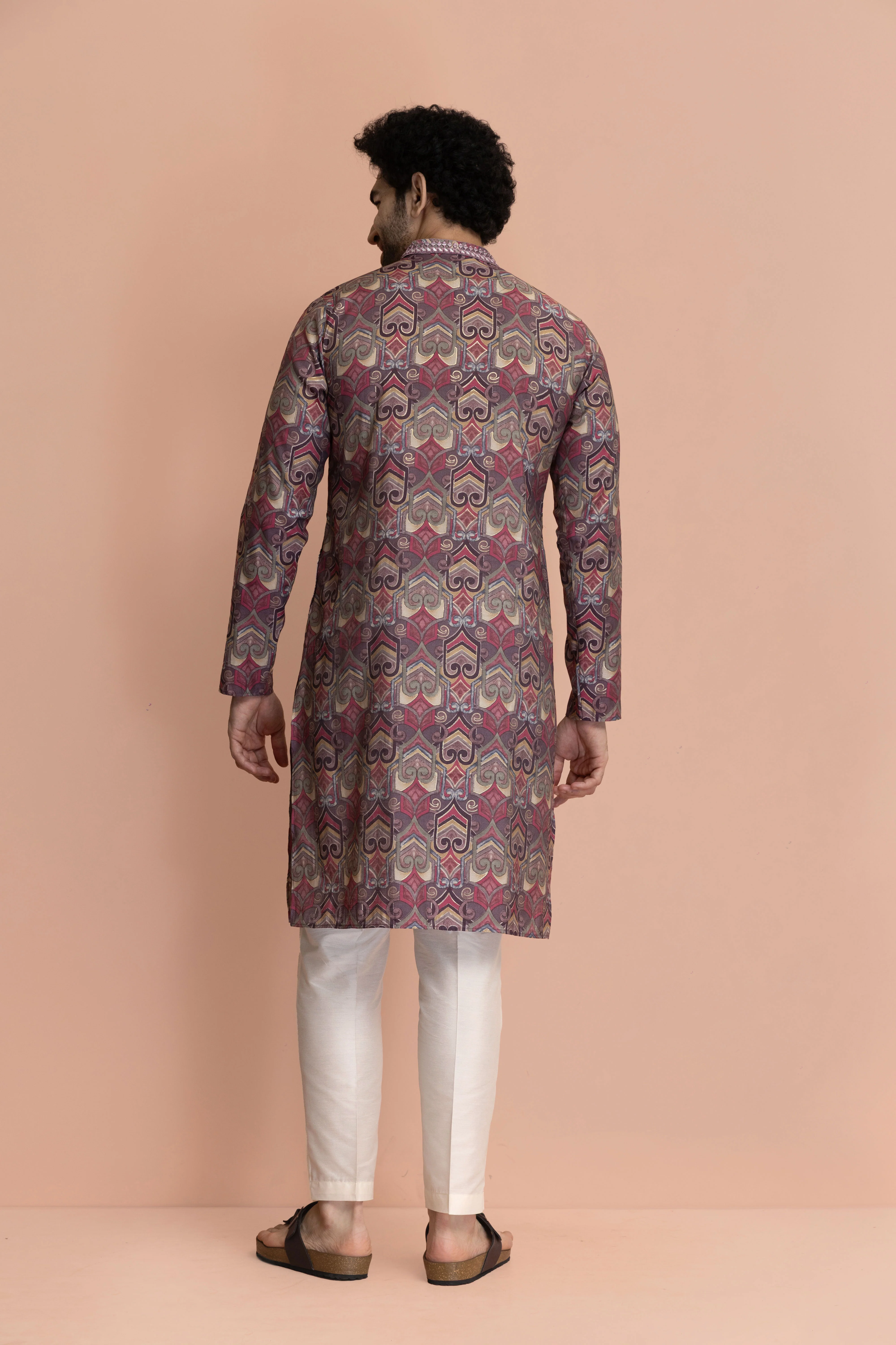 Men Mauve Printed Abstract Kurta - Image 4