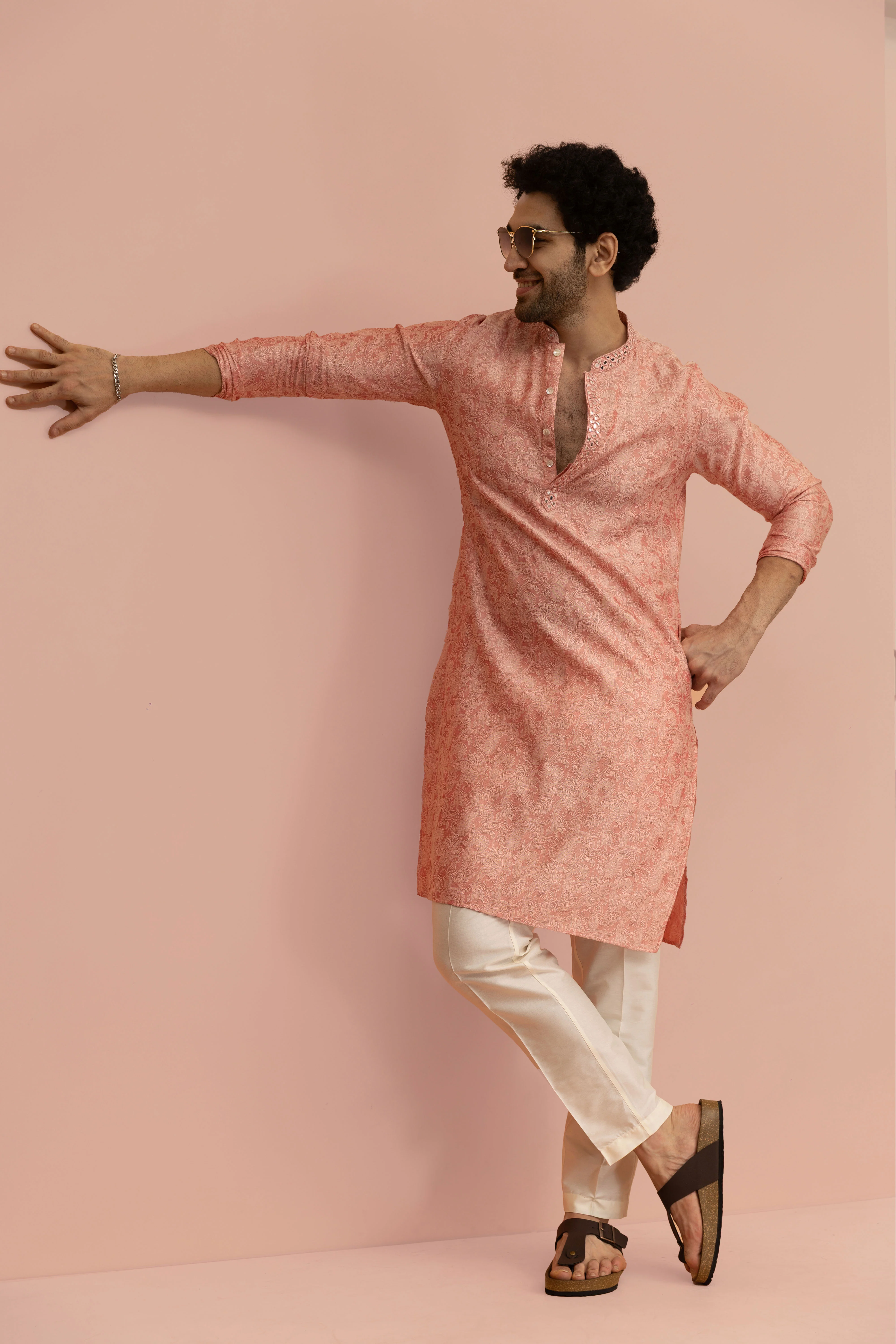 Peach Paisley Print Mirror Work Kurta - Image 6