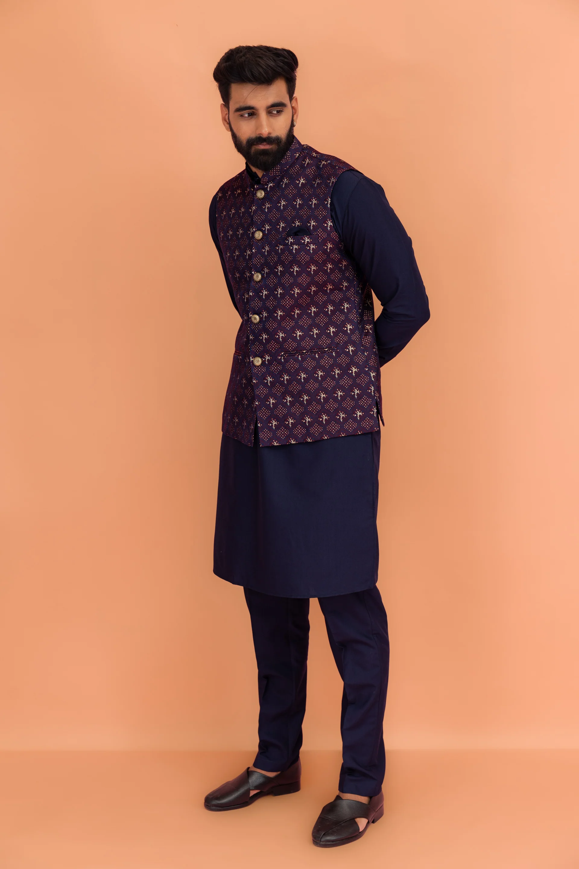 Men Maroon Textured Nehru Jacket - Image 4