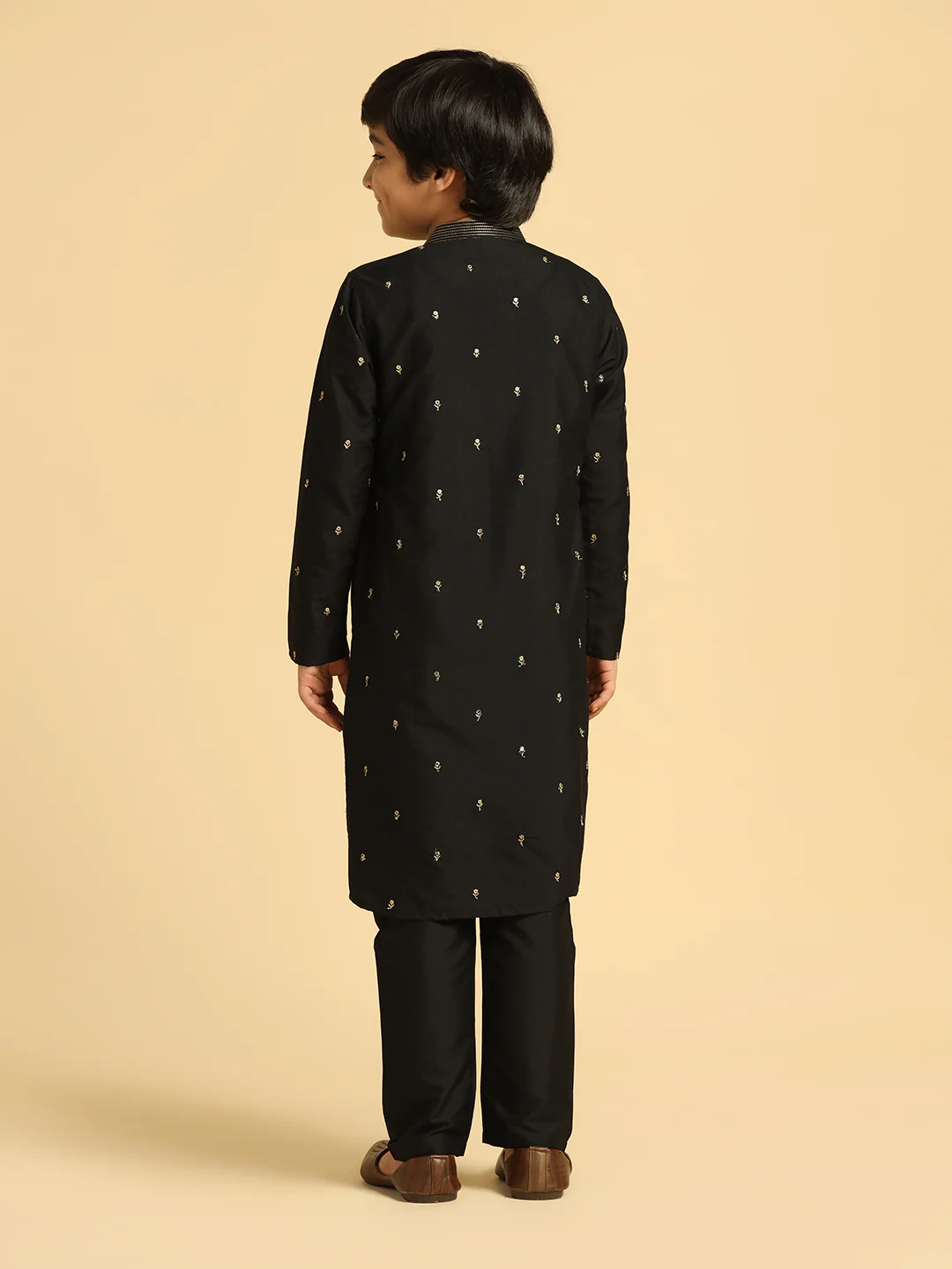 Boy's Black Embroidered Kurta Pyjama Set - Image 4
