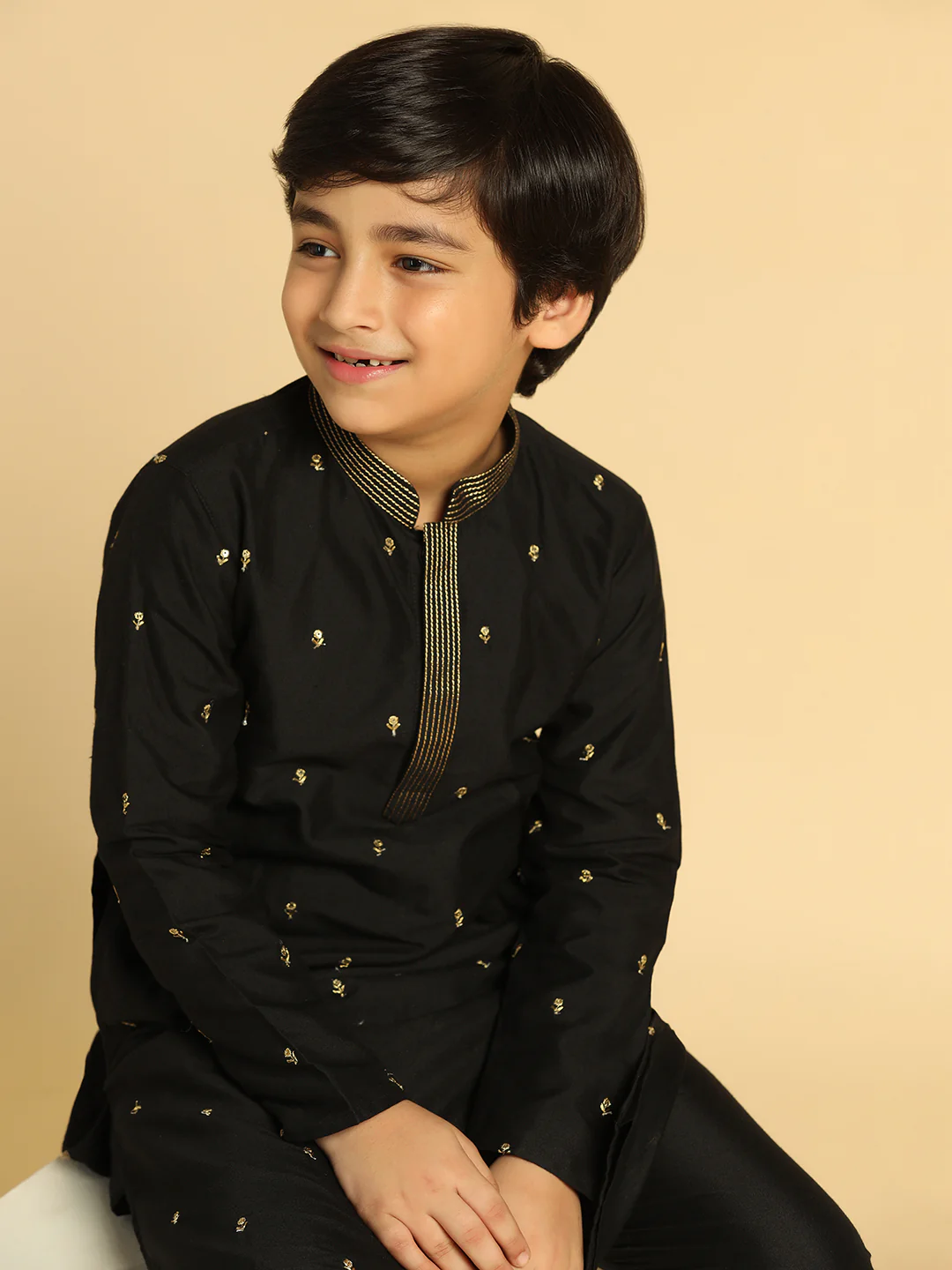 Boy's Black Embroidered Kurta Pyjama Set - Image 7