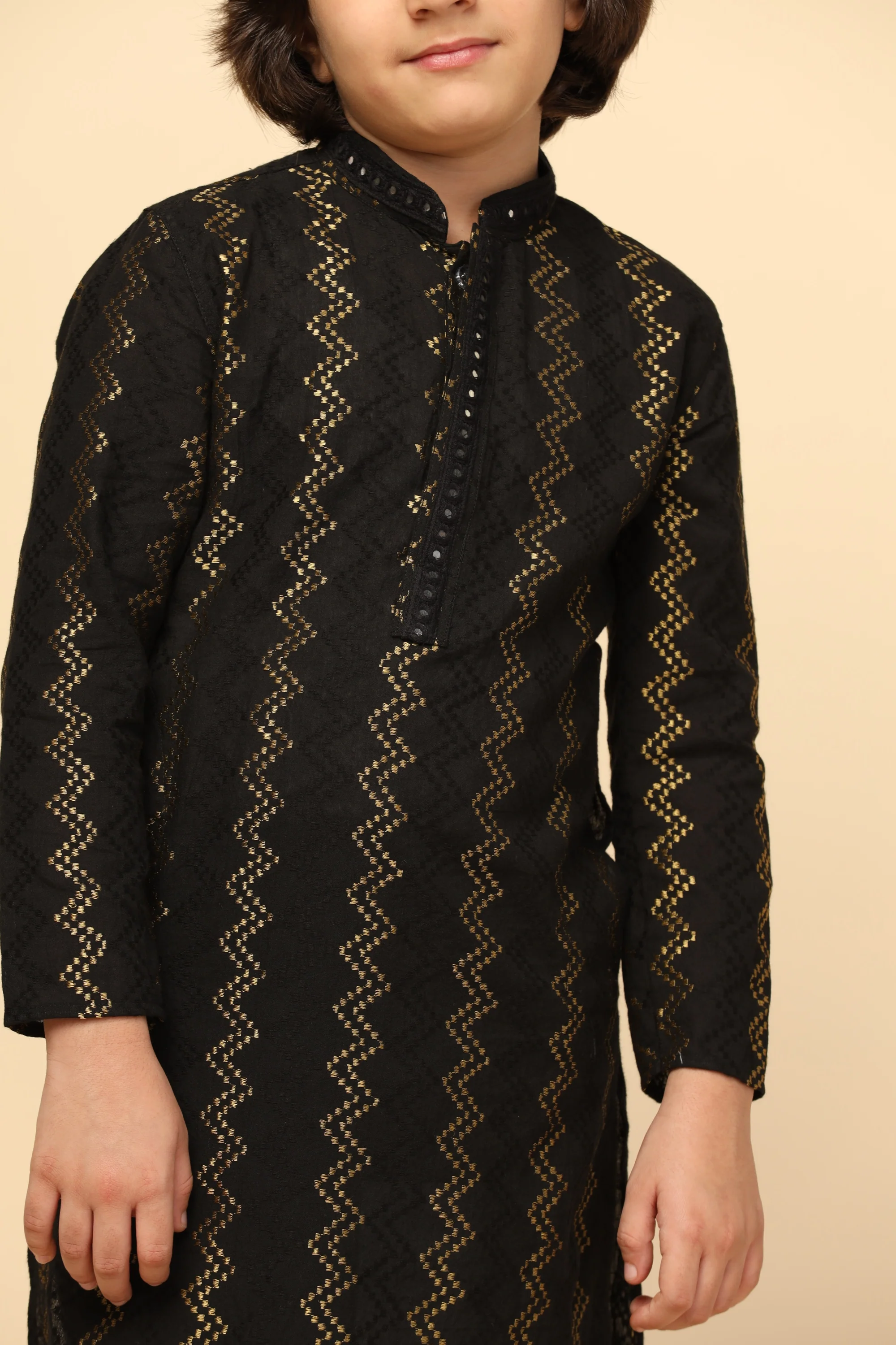 Boy's Black Embroidered Kurta - Image 5