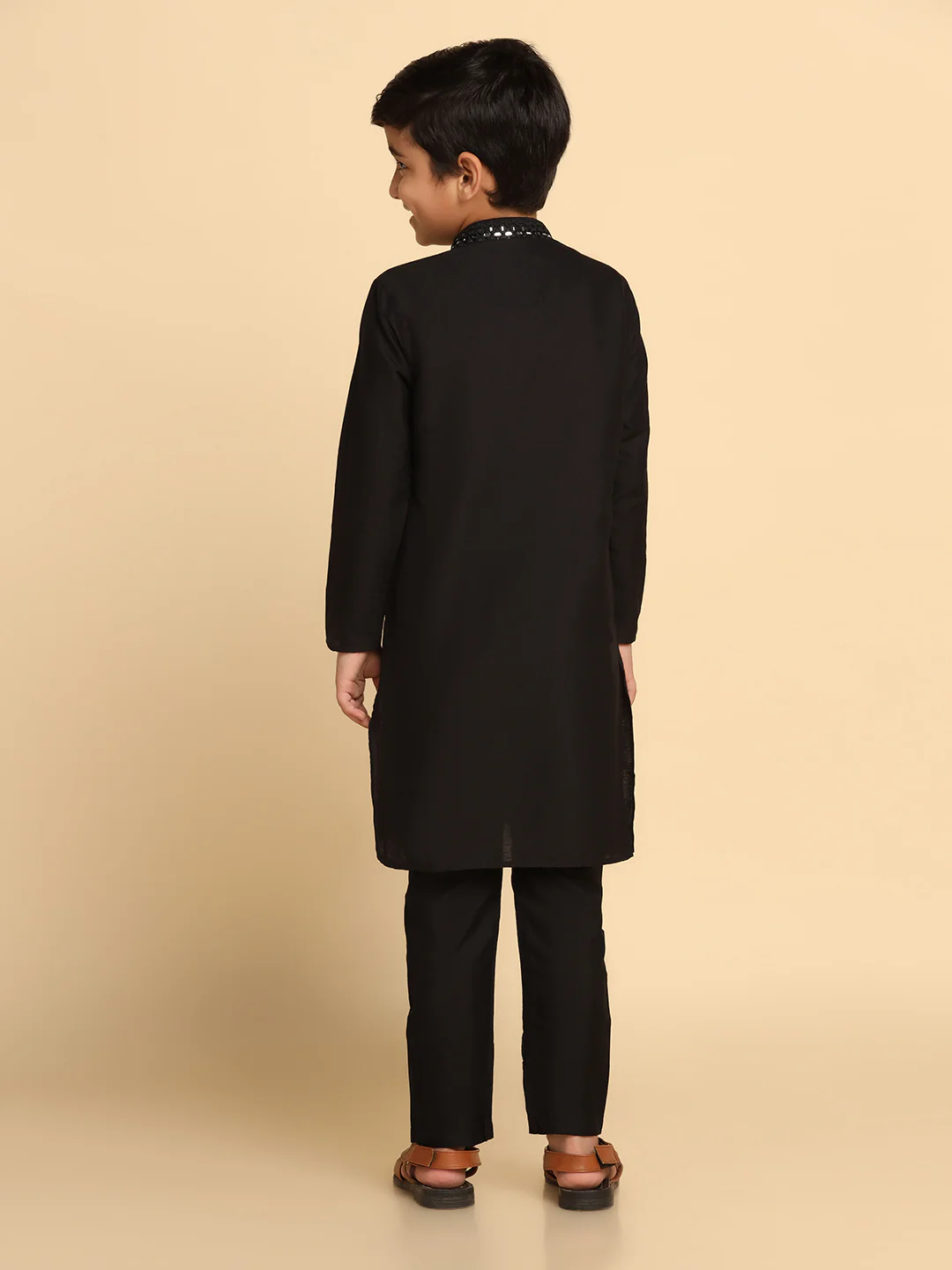 Boy's Black Self Design Kurta - Image 4