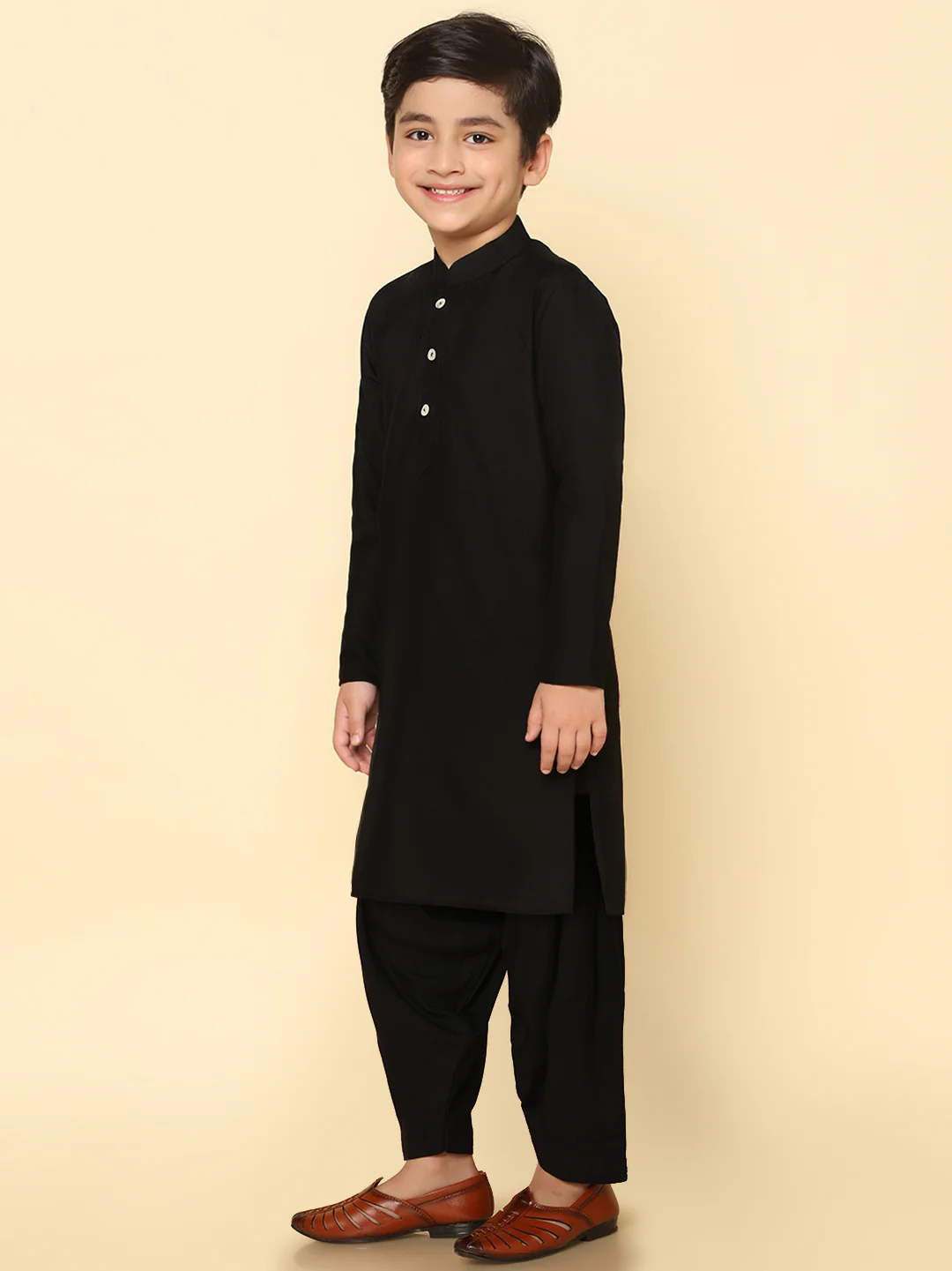 Boy's Black Solid Kurta Patiala Set - Image 3