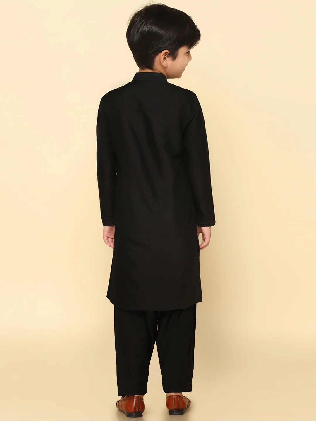Boy's Black Solid Kurta Patiala Set - Image 4