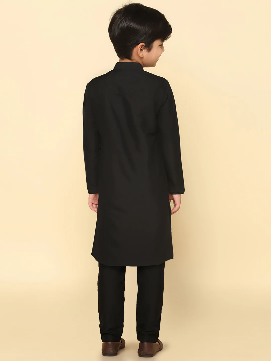 Boy's Black Solid Kurta Churidar Set - Image 4