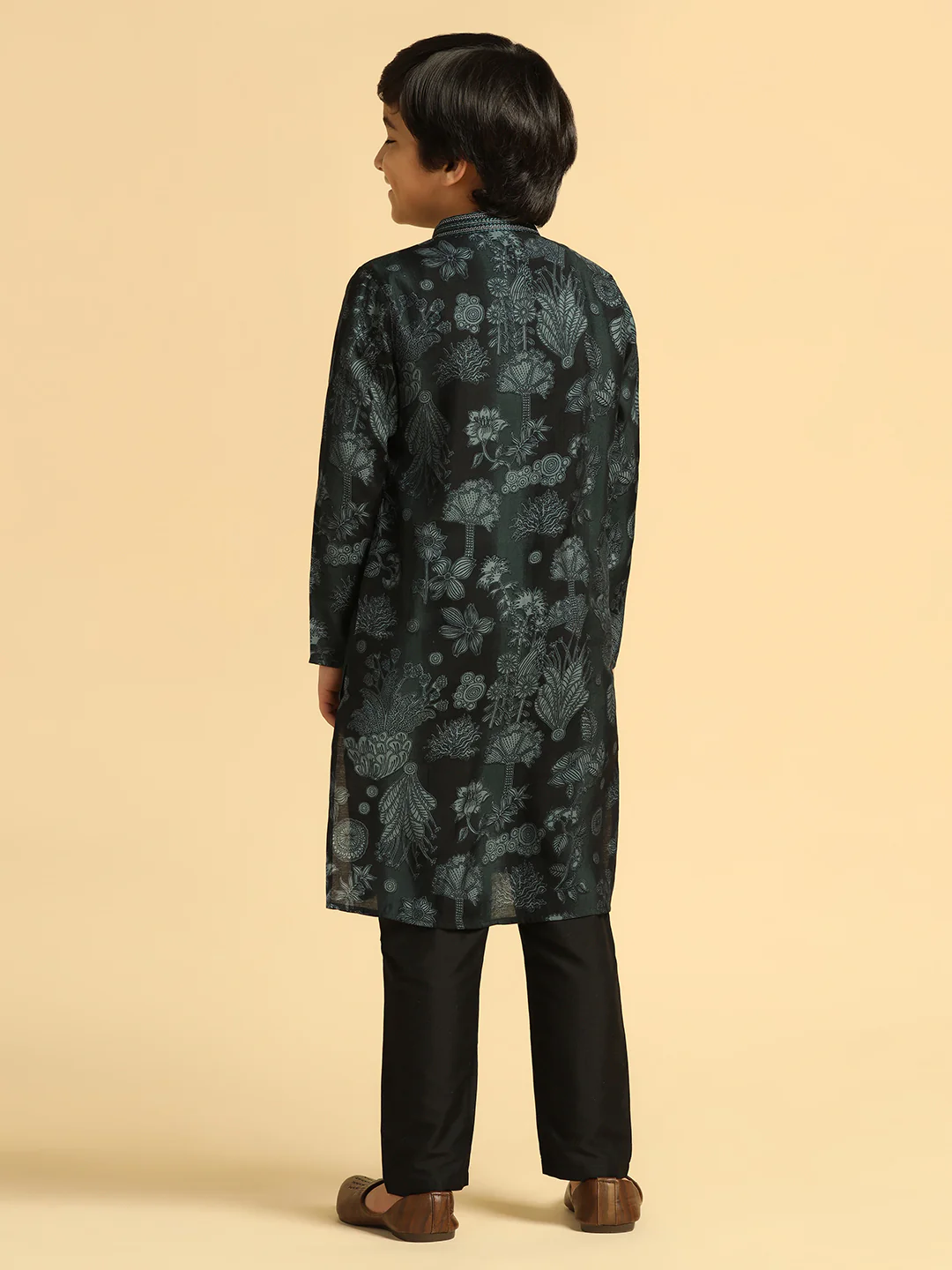 Boy's Black Printed Kurta - Image 4