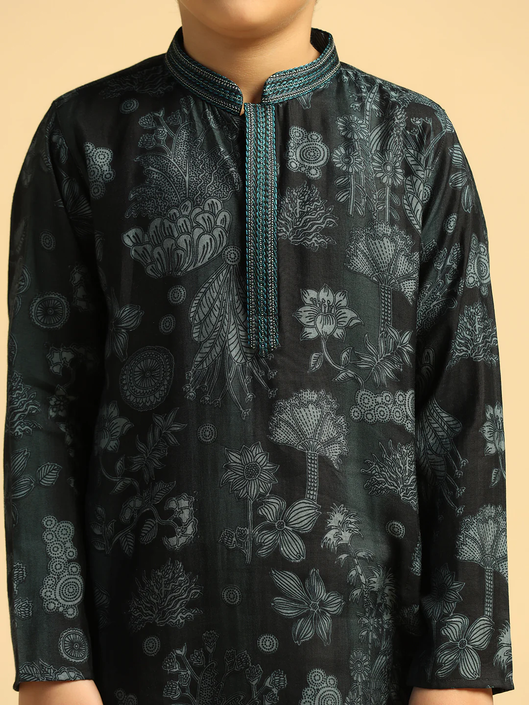 Boy's Black Printed Kurta - Image 5