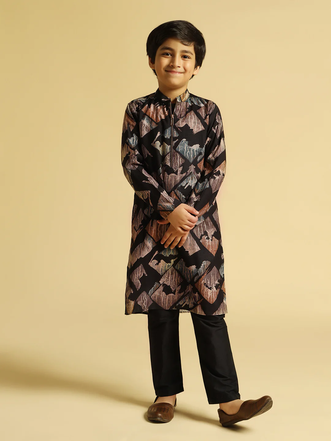 Boy's Black Printed Kurta Pyjama Set - Image 7