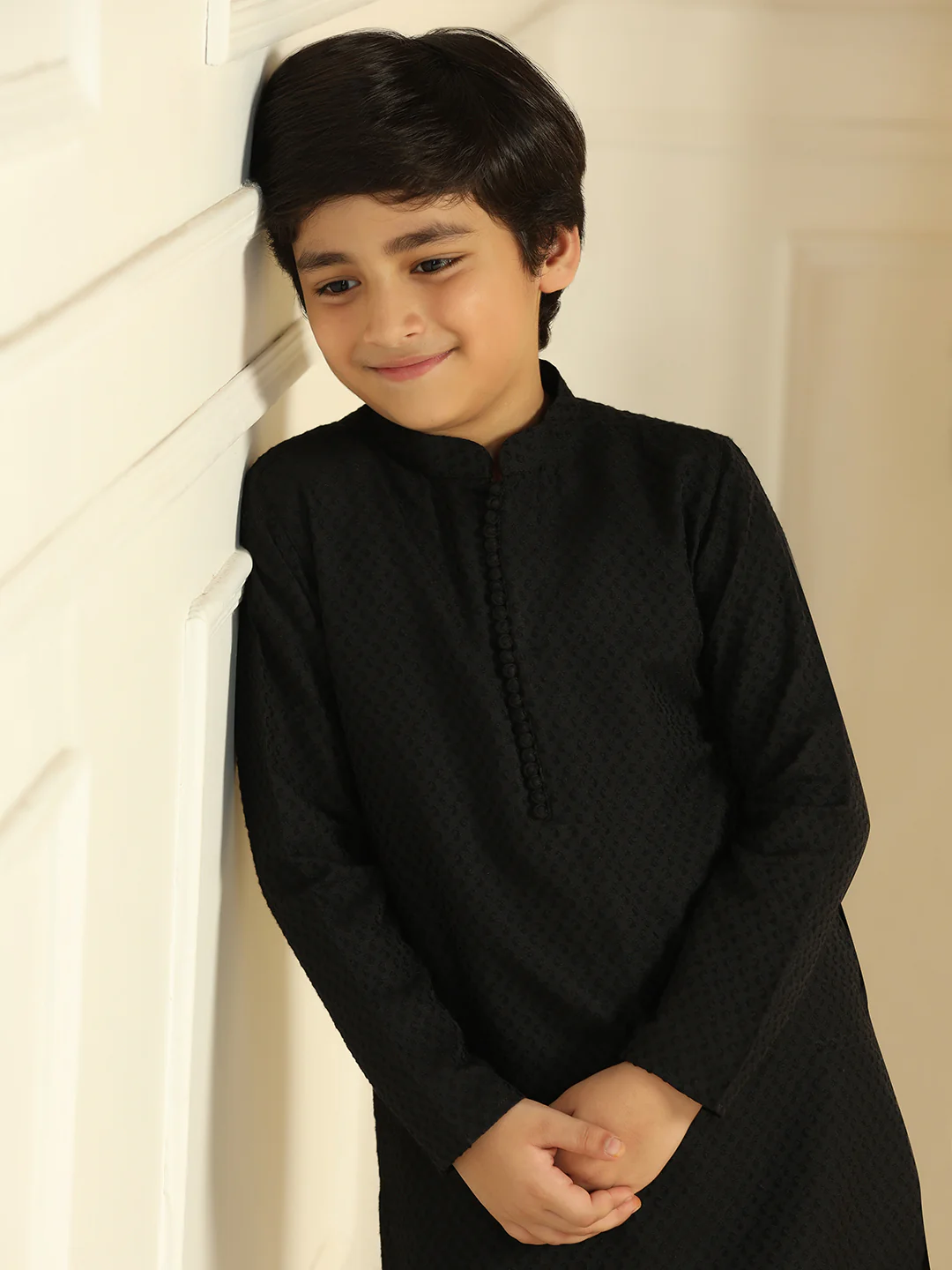 Boy's Black Self Design Kurta Pyjama Set - Image 7