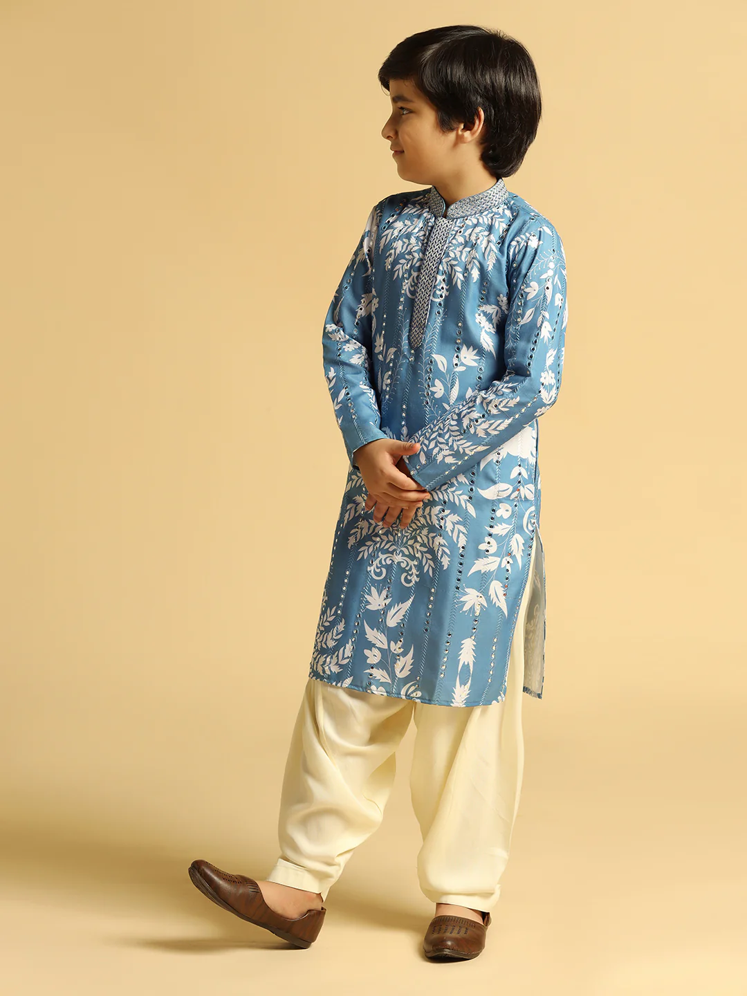 Boy's Blue Printed Thread Work Kurta - Image 2