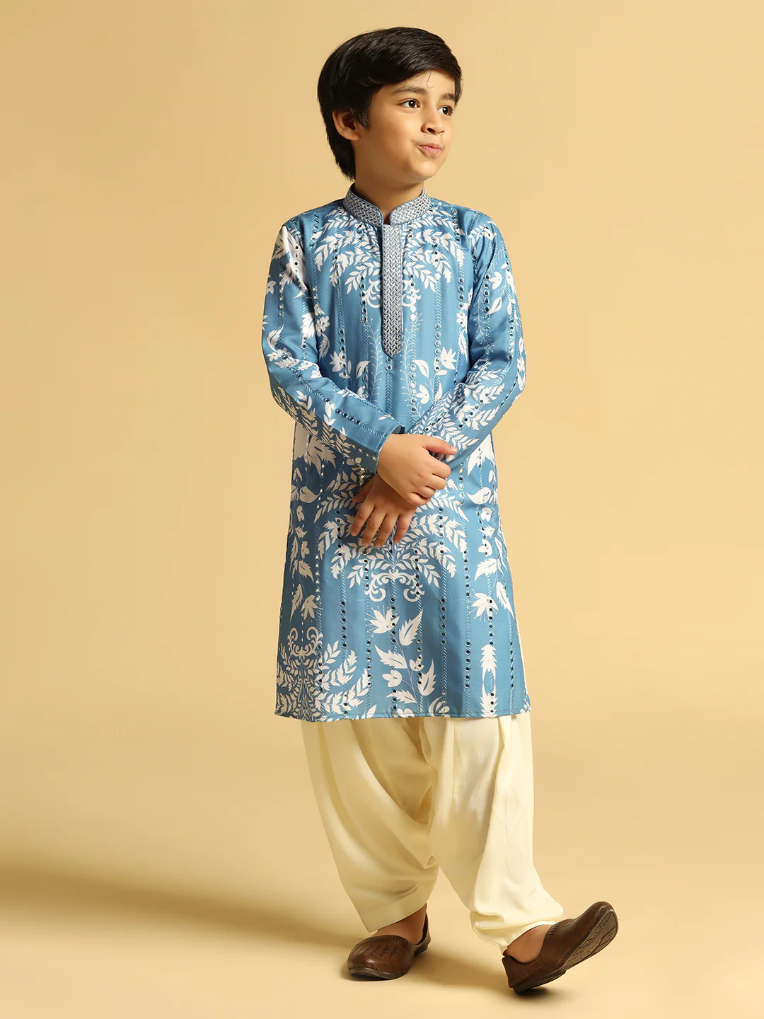 Boy's Blue Printed Thread Work Kurta Patiala Set - Image 3