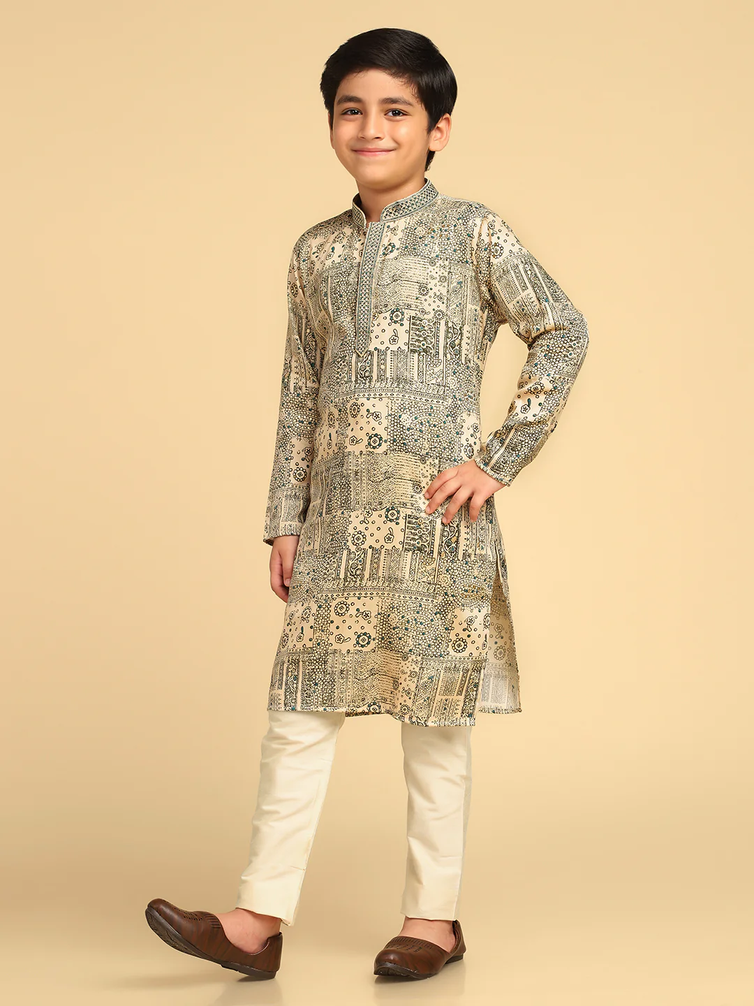 Boy's Bottle Green Foil Print Abstract Kurta - Image 3