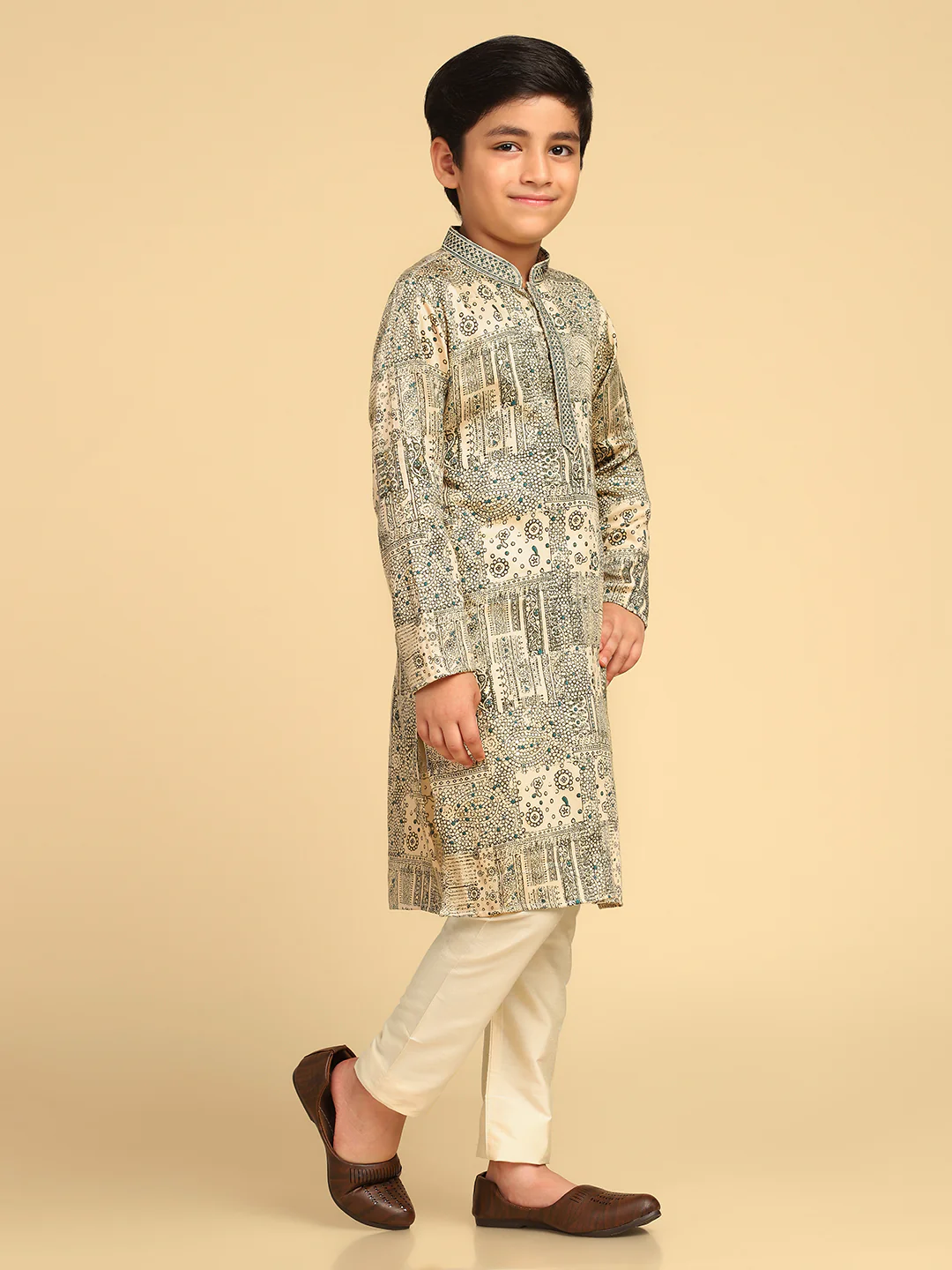Boy's Bottle Green Foil Print Abstract Kurta Pyjama Set - Image 2