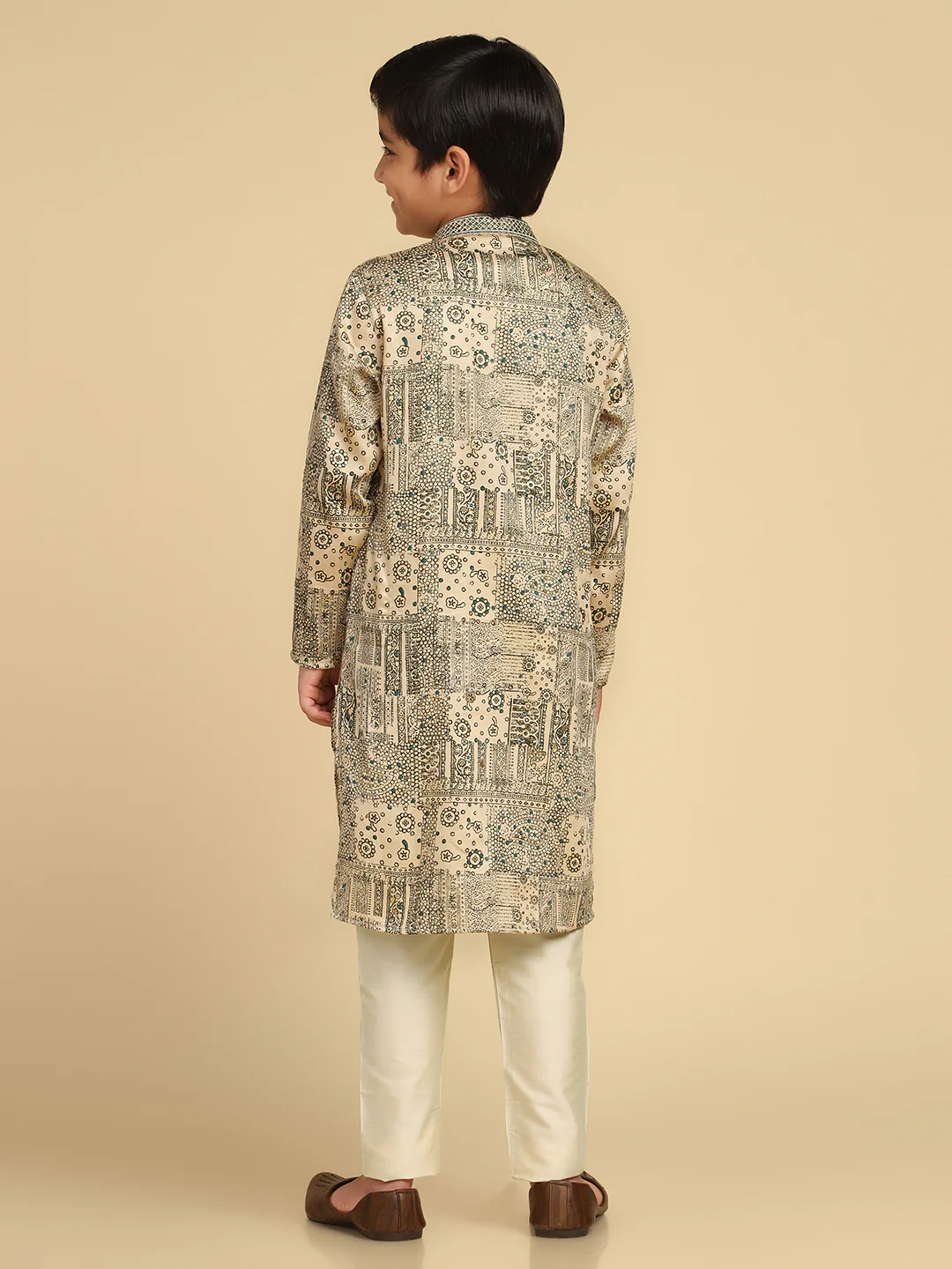 Boy's Bottle Green Foil Print Abstract Kurta Pyjama Set - Image 4