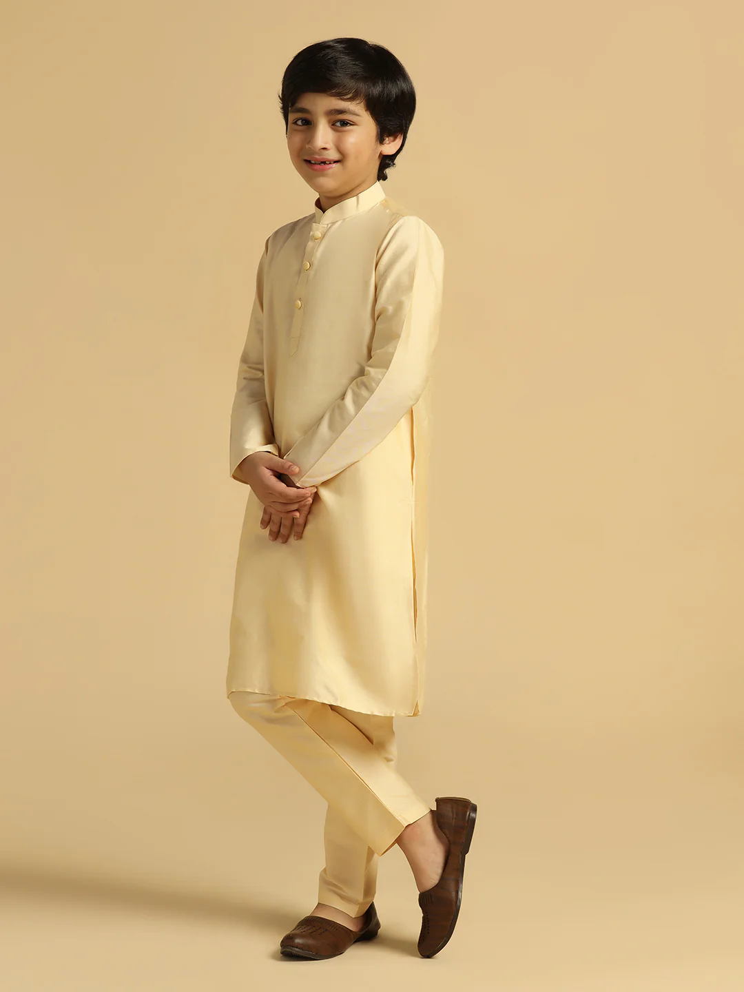 Boy's Cream Solid Kurta - Image 2