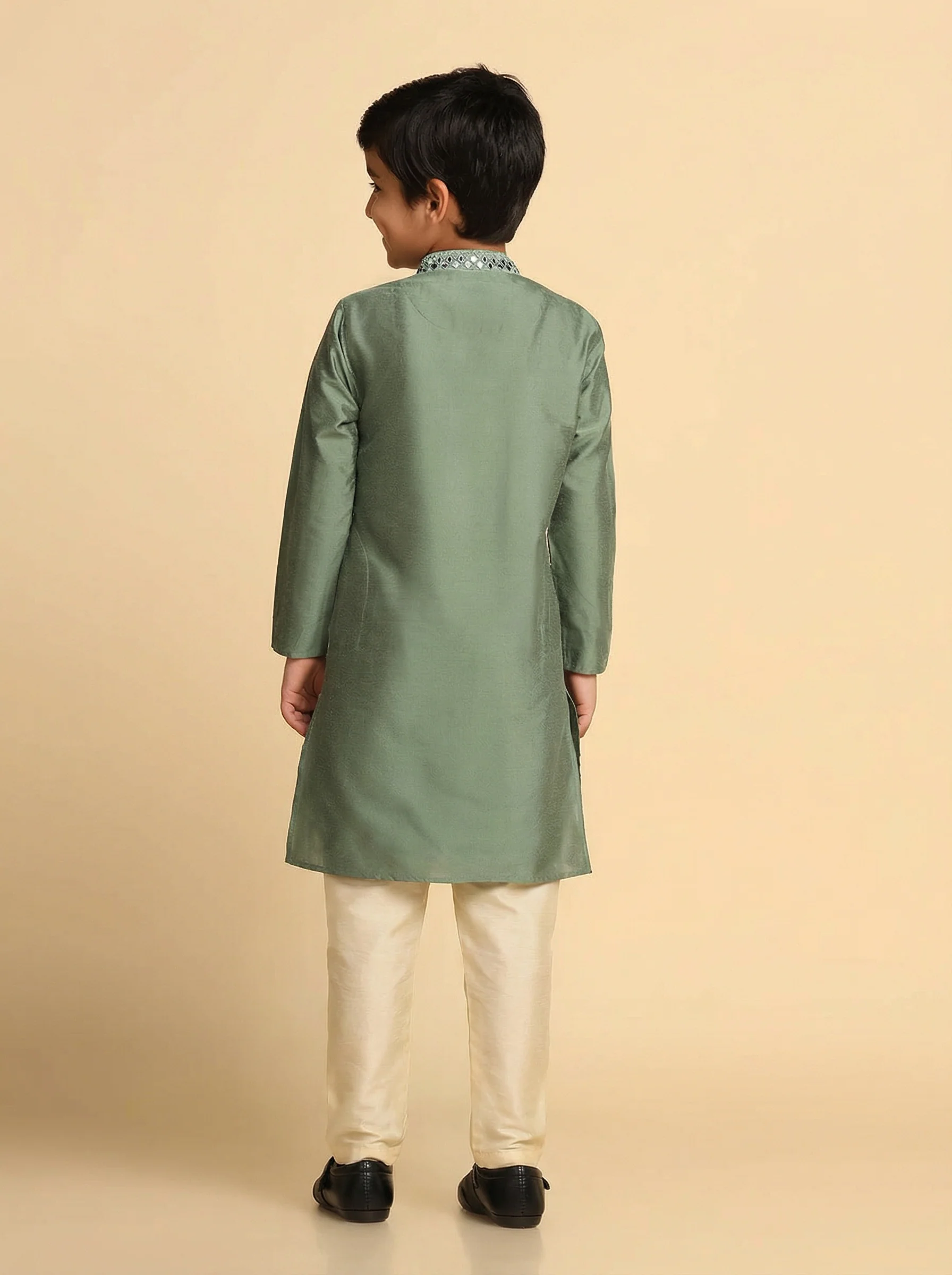 Boy's Green Self Design Kurta - Image 5