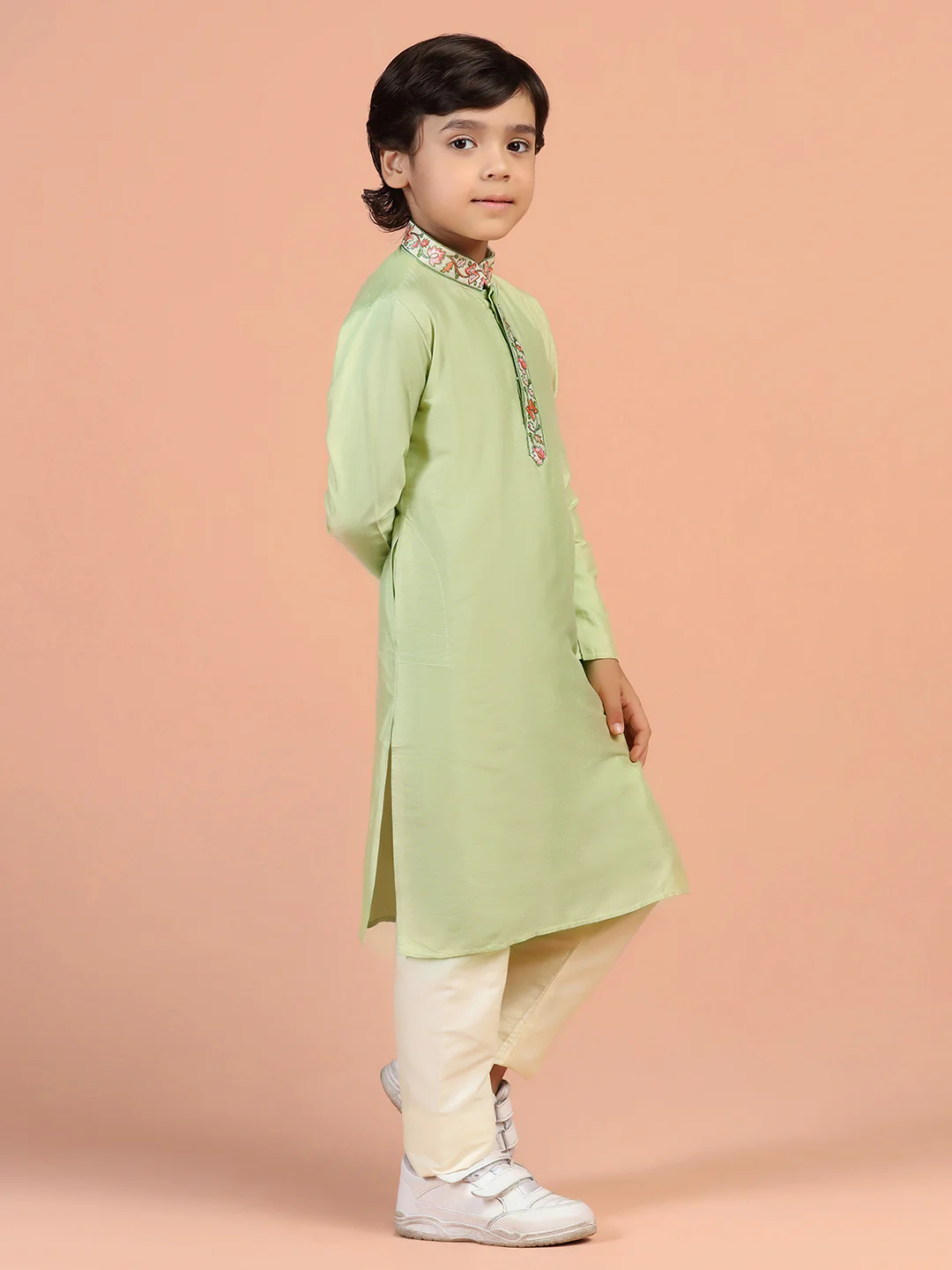 Kisah Boys Green Kurta Pyjama Set - Image 3