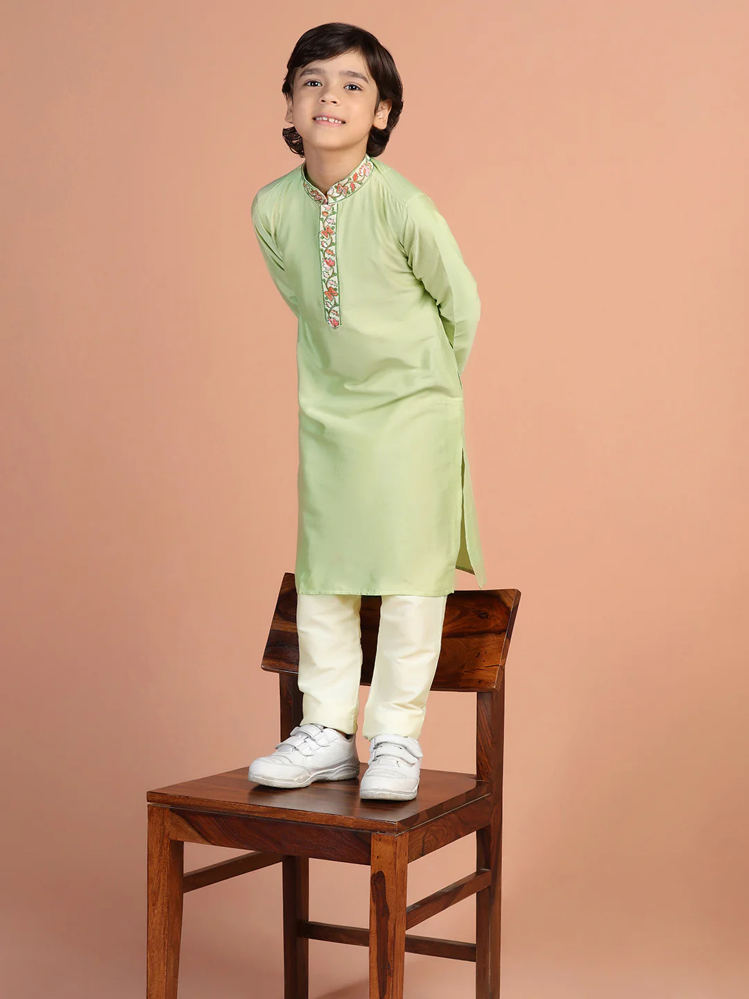 Kisah Boys Green Kurta Pyjama Set - Image 4
