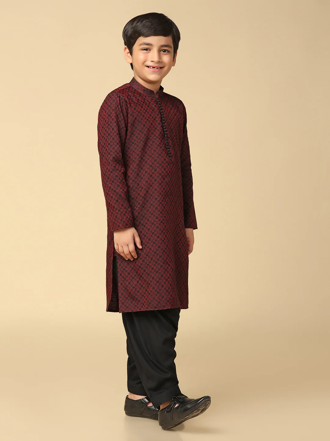 Boy's Maroon Jacquard Abstract Kurta - Image 2