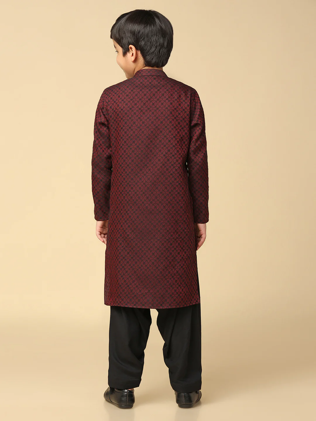 Boy's Maroon Jacquard Abstract Kurta - Image 4