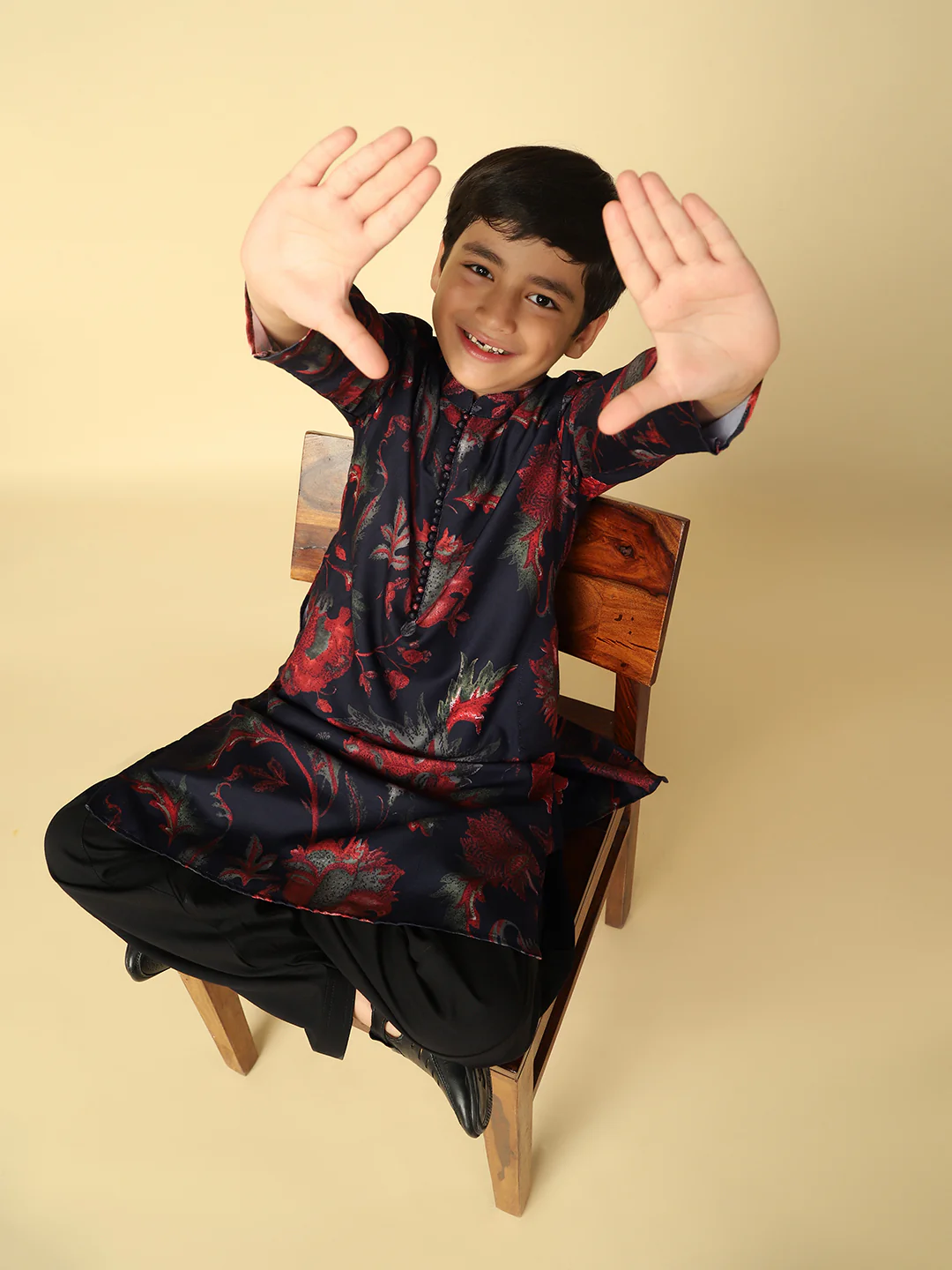 Boy's Maroon Printed Floral Kurta Patiala Set - Image 8