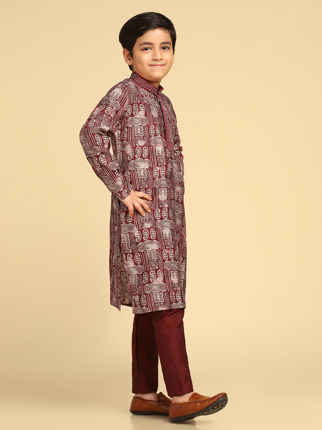 Boy's Maroon Printed Paisley Kurta - Image 3