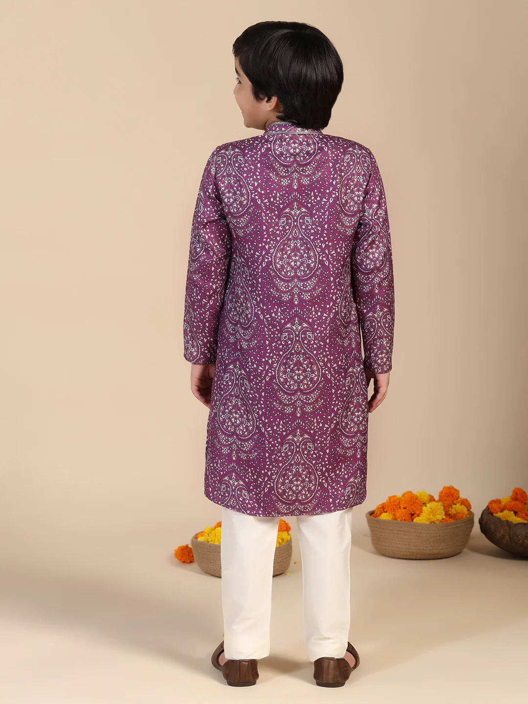 Boy's Mauve Printed Ethnic Motifs Kurta Pyjama Set - Image 4