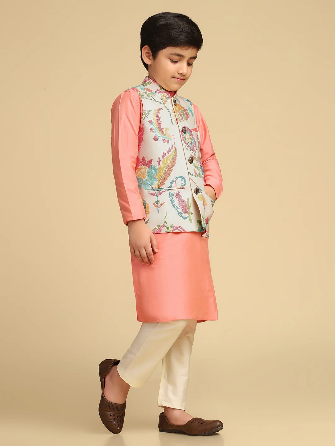 Boy's Multi Printed Bandhani Kurta Nehru Jacket Pyjama Set - Image 3