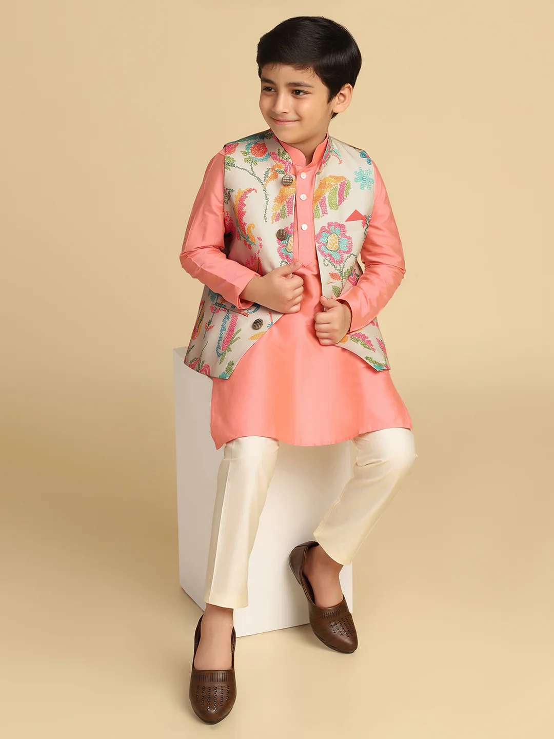 Boy's Multi Printed Bandhani Kurta Nehru Jacket Pyjama Set - Image 7