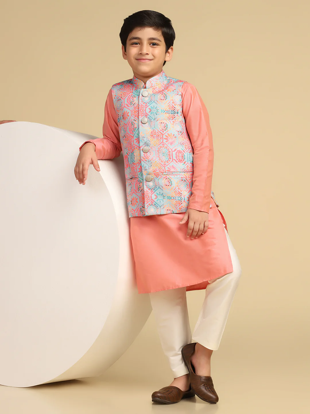 Boy's Multi Printed Ethnic Motifs Kurta Nehru Jacket Pyjama Set - Image 8