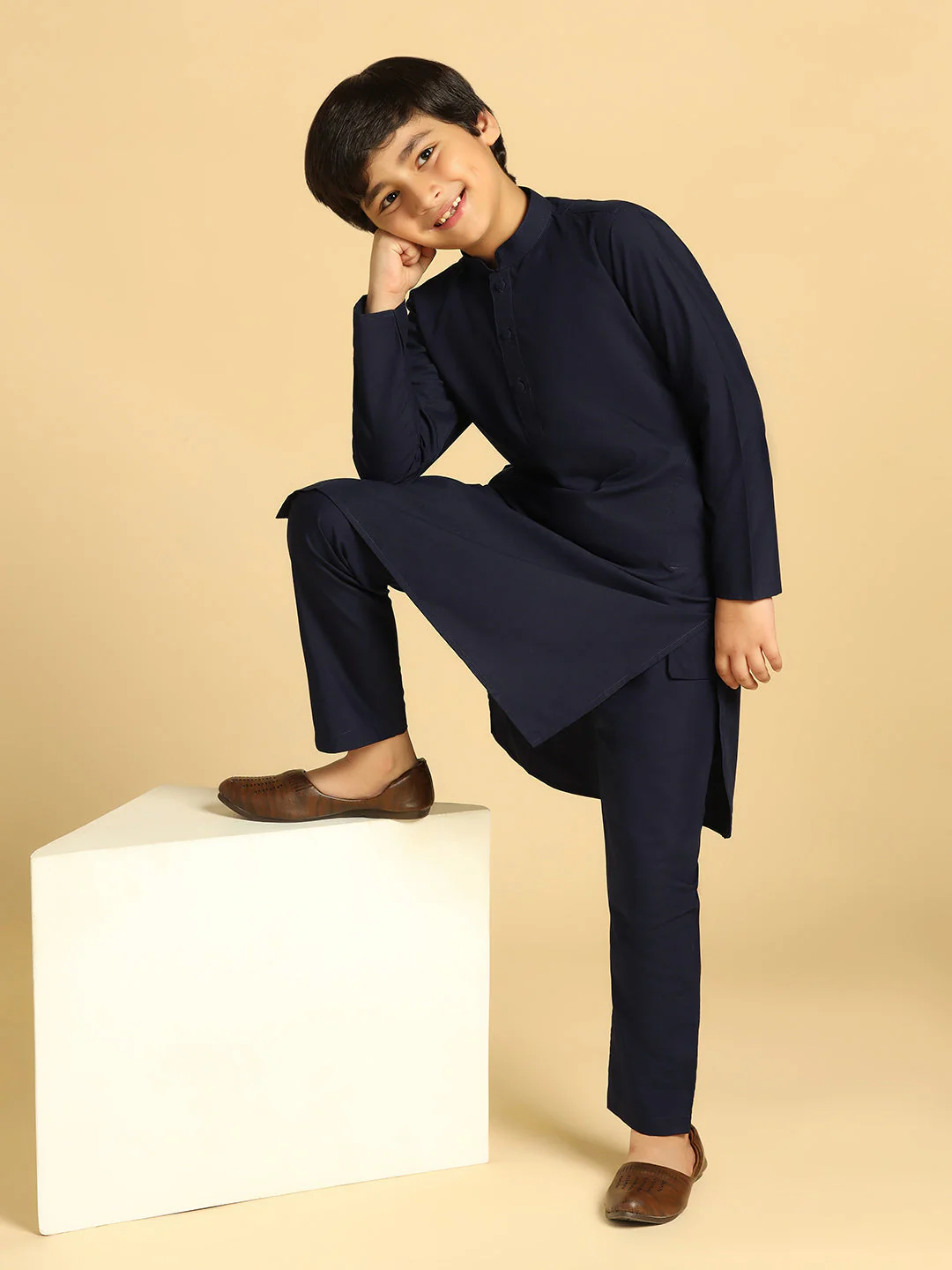 Boy's Navy Blue Solid Solid Kurta - Image 7