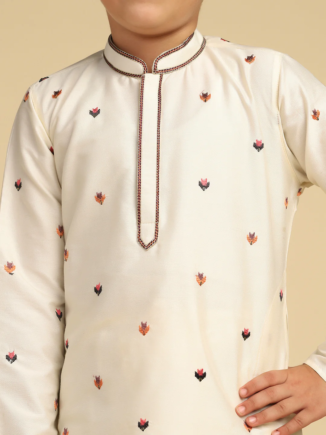 Boy's Off White Embroidered Ethnic Motifs Kurta - Image 5