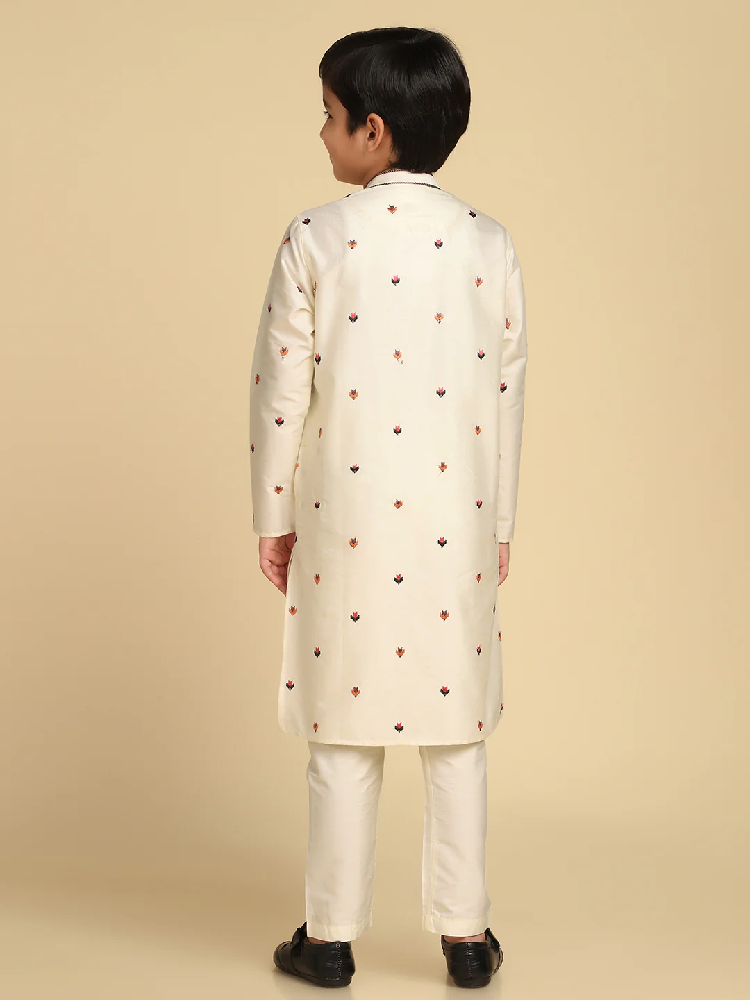Boy's Off White Embroidered Ethnic Motifs Kurta Pyjama Set - Image 4