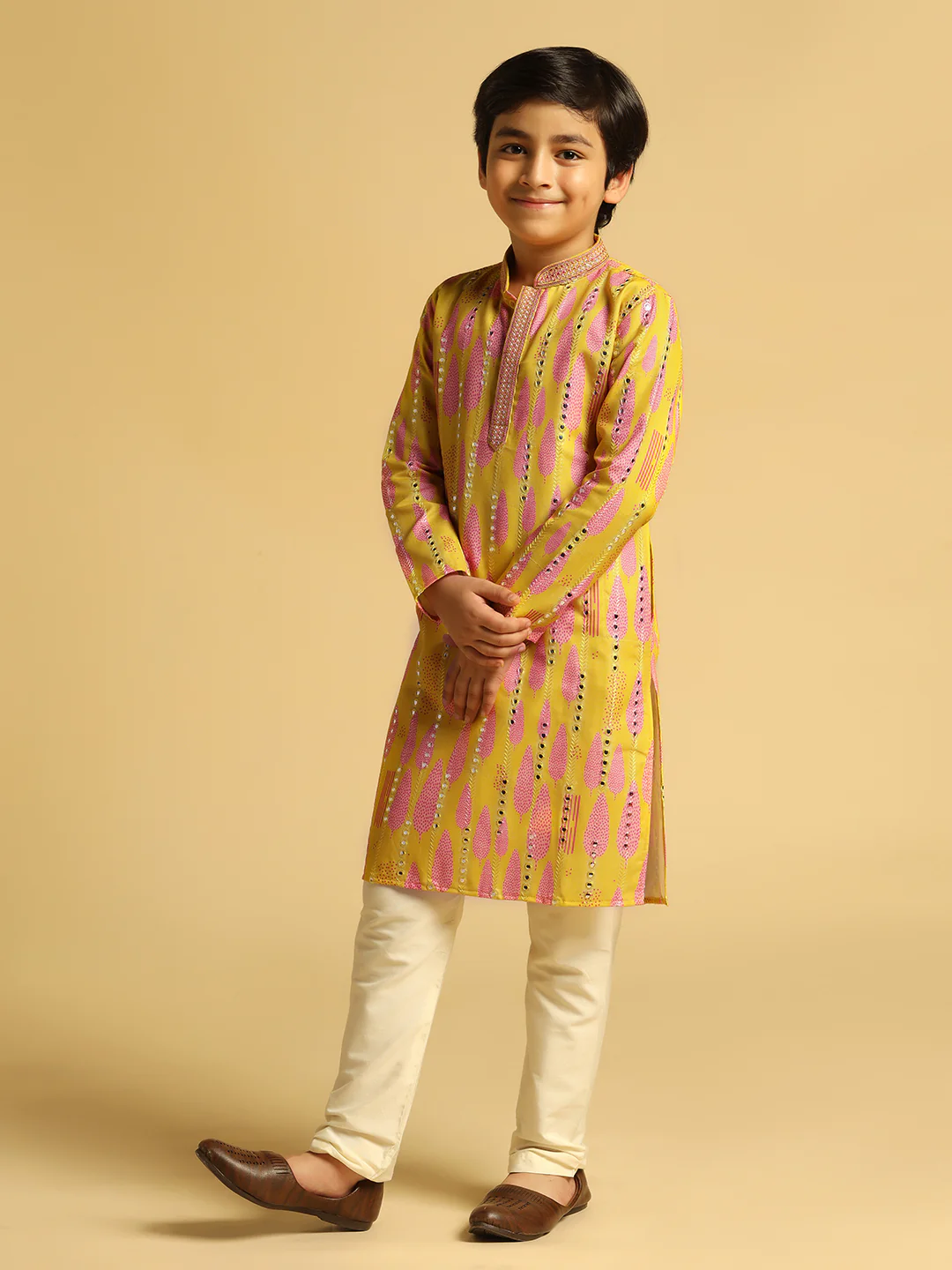 Boy's Yellow Printed Thread Work Kurta Pyjama Set - Image 2