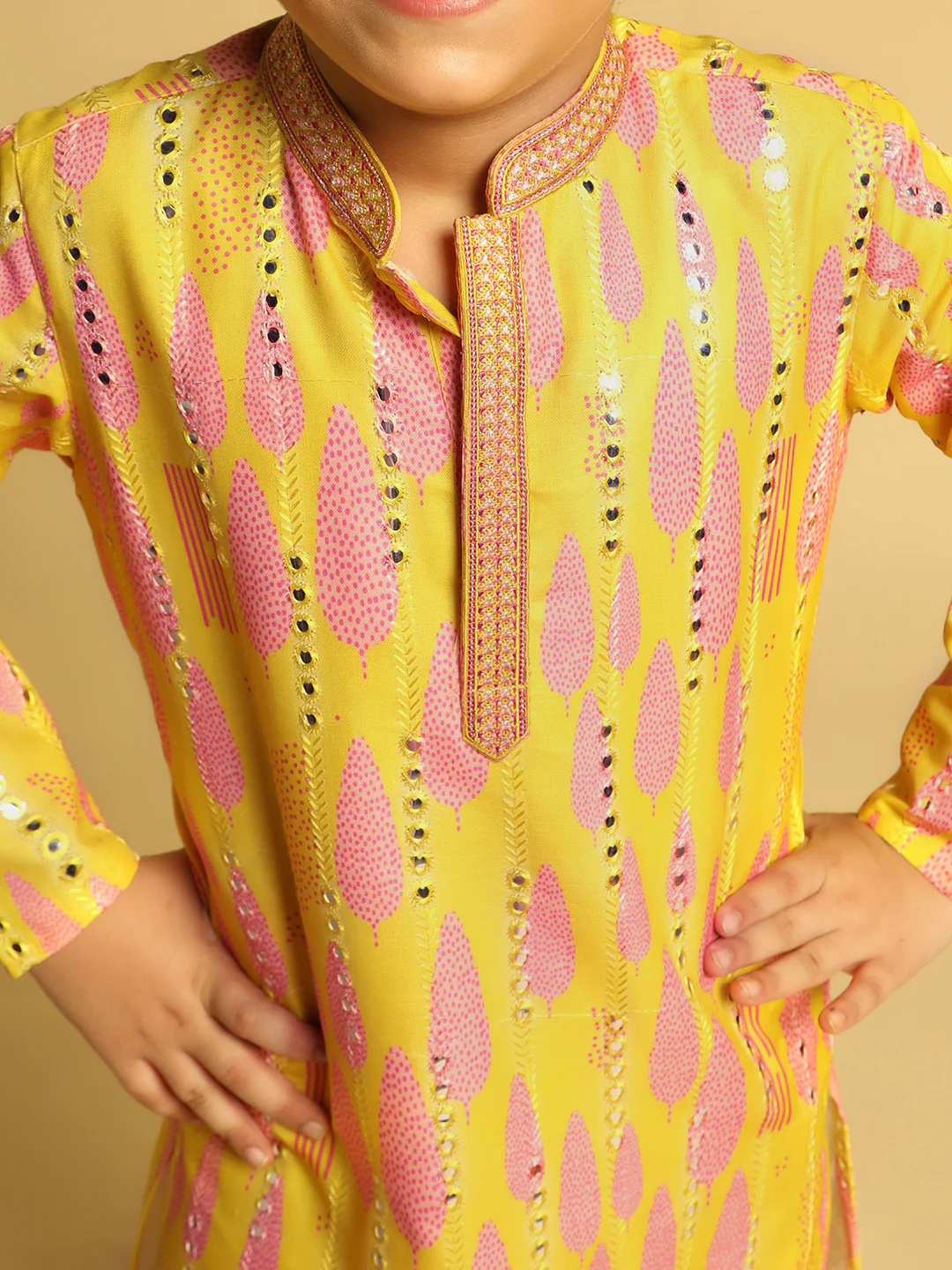 Boy's Yellow Printed Thread Work Kurta Pyjama Set - Image 5