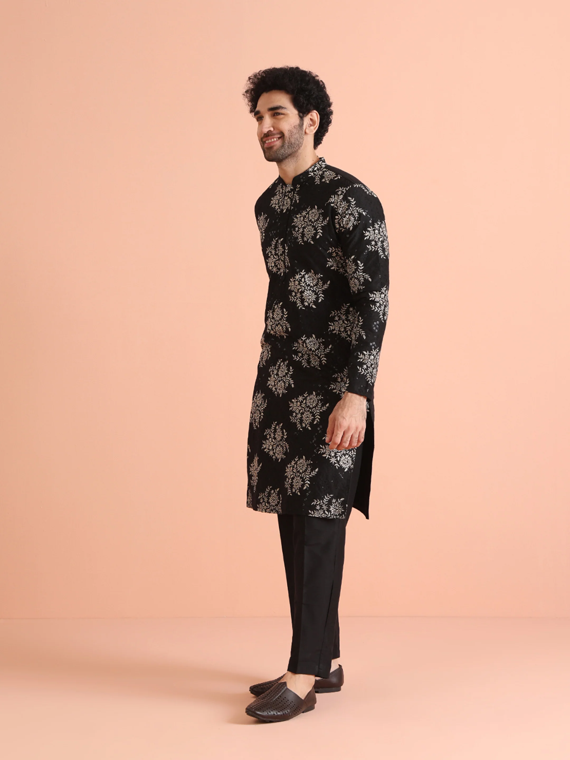 Black & Silver Floral embroidery Kurta - Image 4