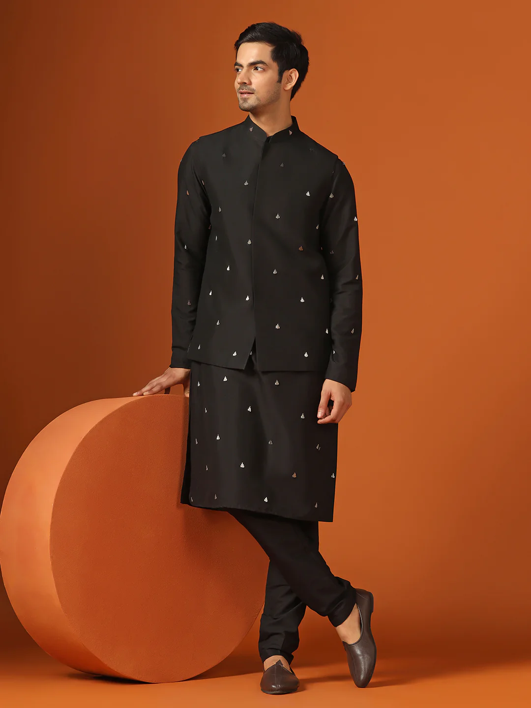 Kisah Men Black Kurta Jacket Trouser Set - Image 7