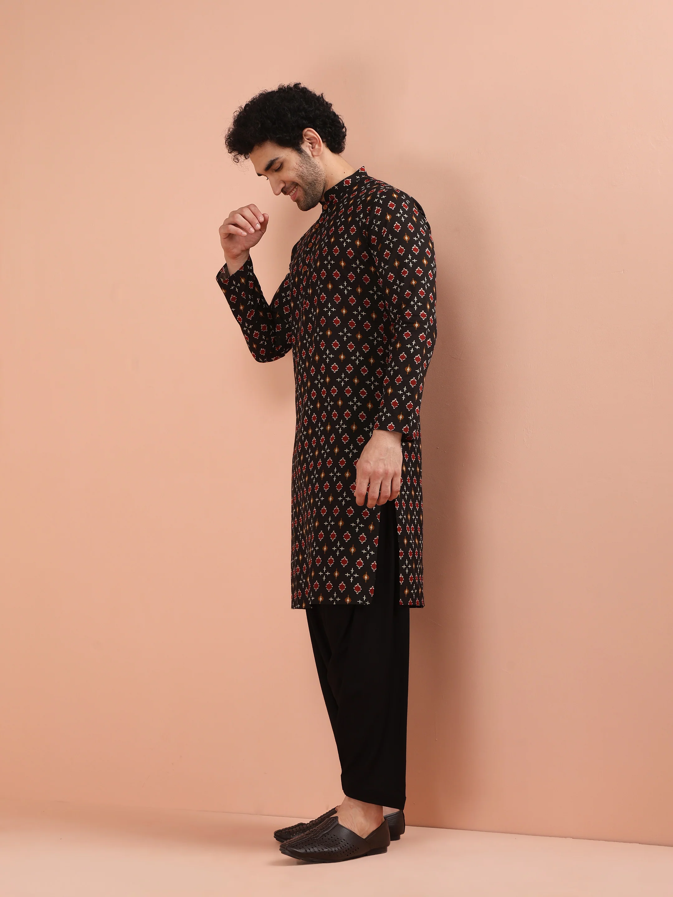 Men Black Printed Kurta - Image 4