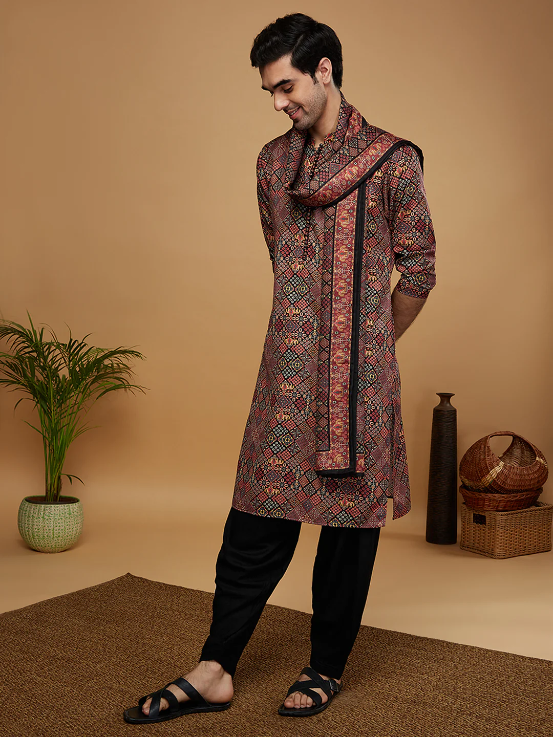 Men Black Kurta Patiala Set With Dupatta - Image 3