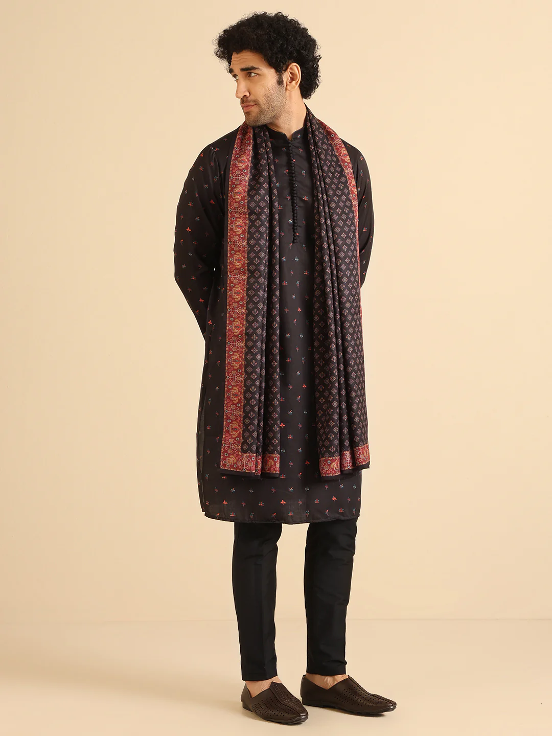 Men Black Kurta Trouser Dupatta Set - Image 2