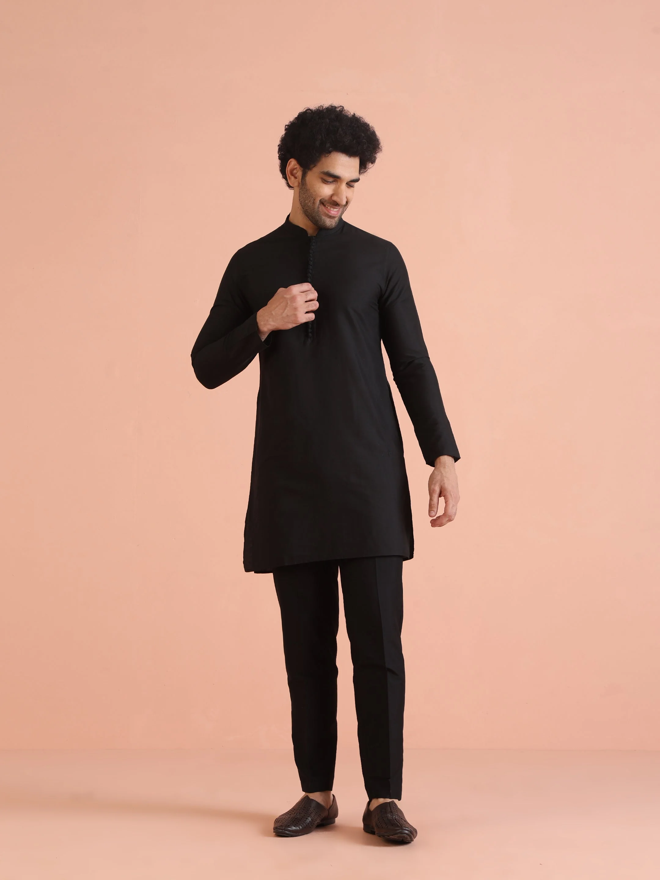 Black Silk Blend Solid Mid Kurta Trouser Set - Image 24