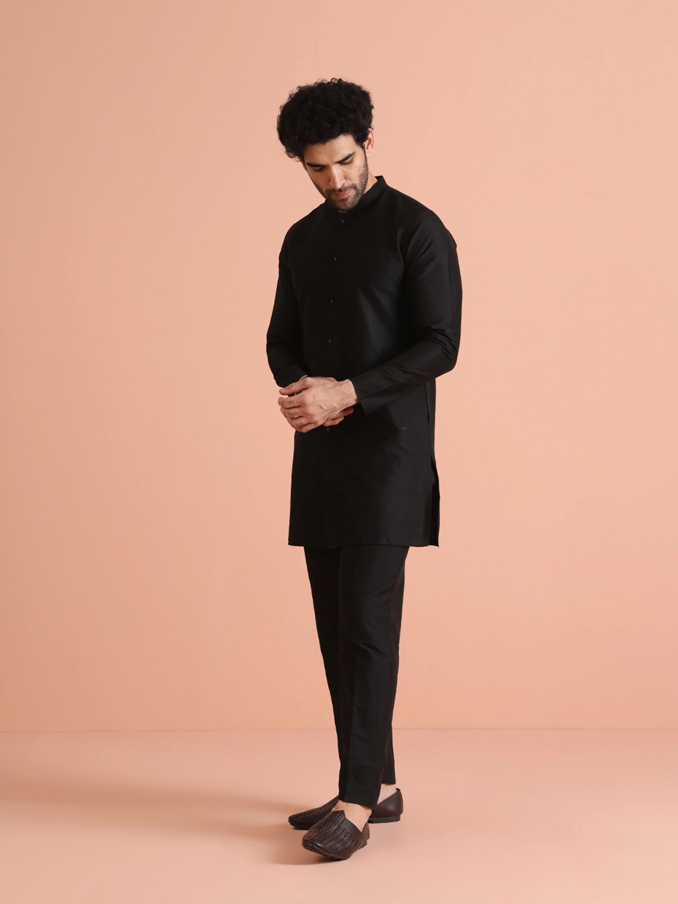 Men Black Regular Fit Solid Kurta - Image 3