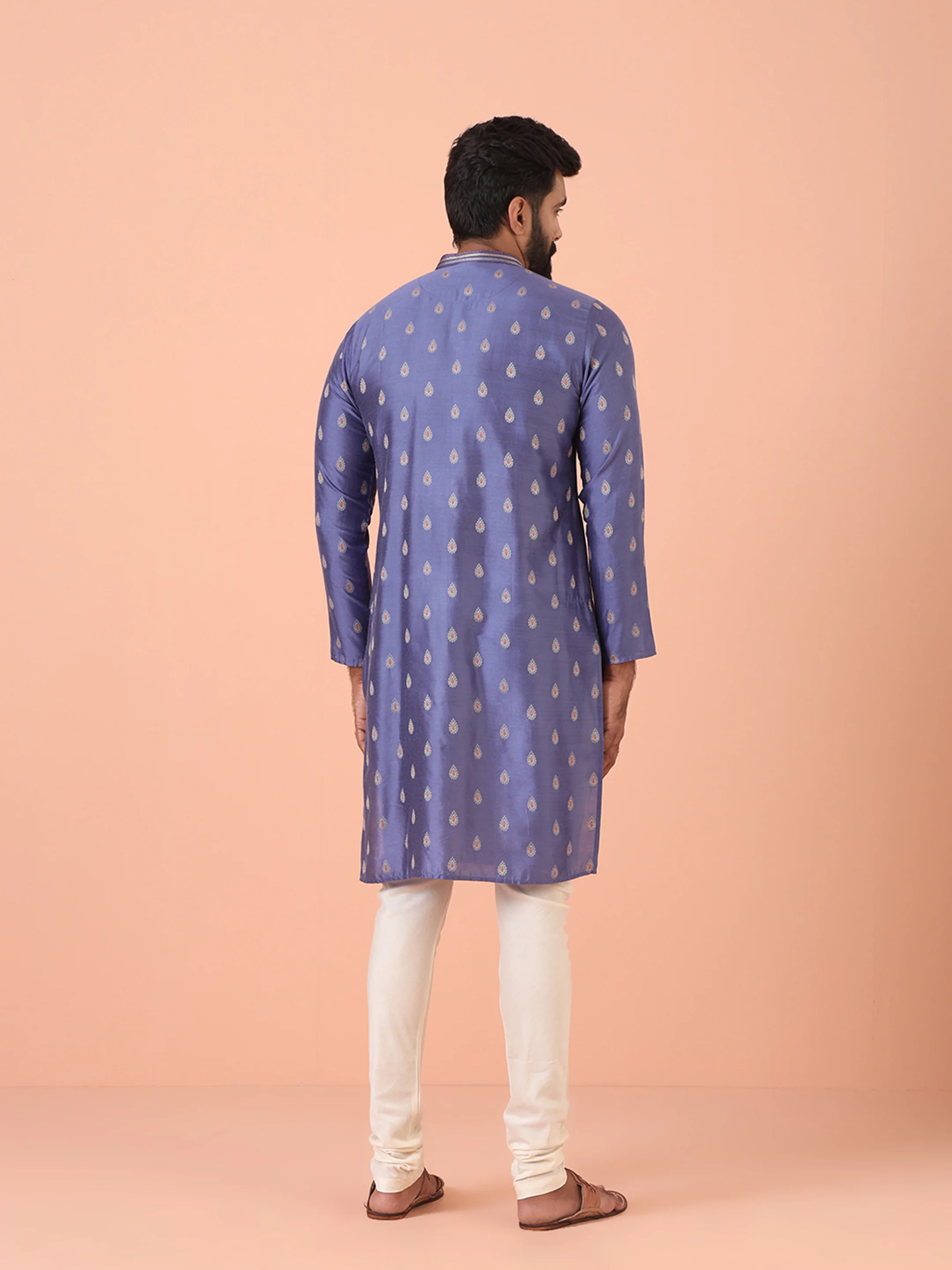 Lavender Kurta with Silver Buta Print and Contrast Placket - Image 6