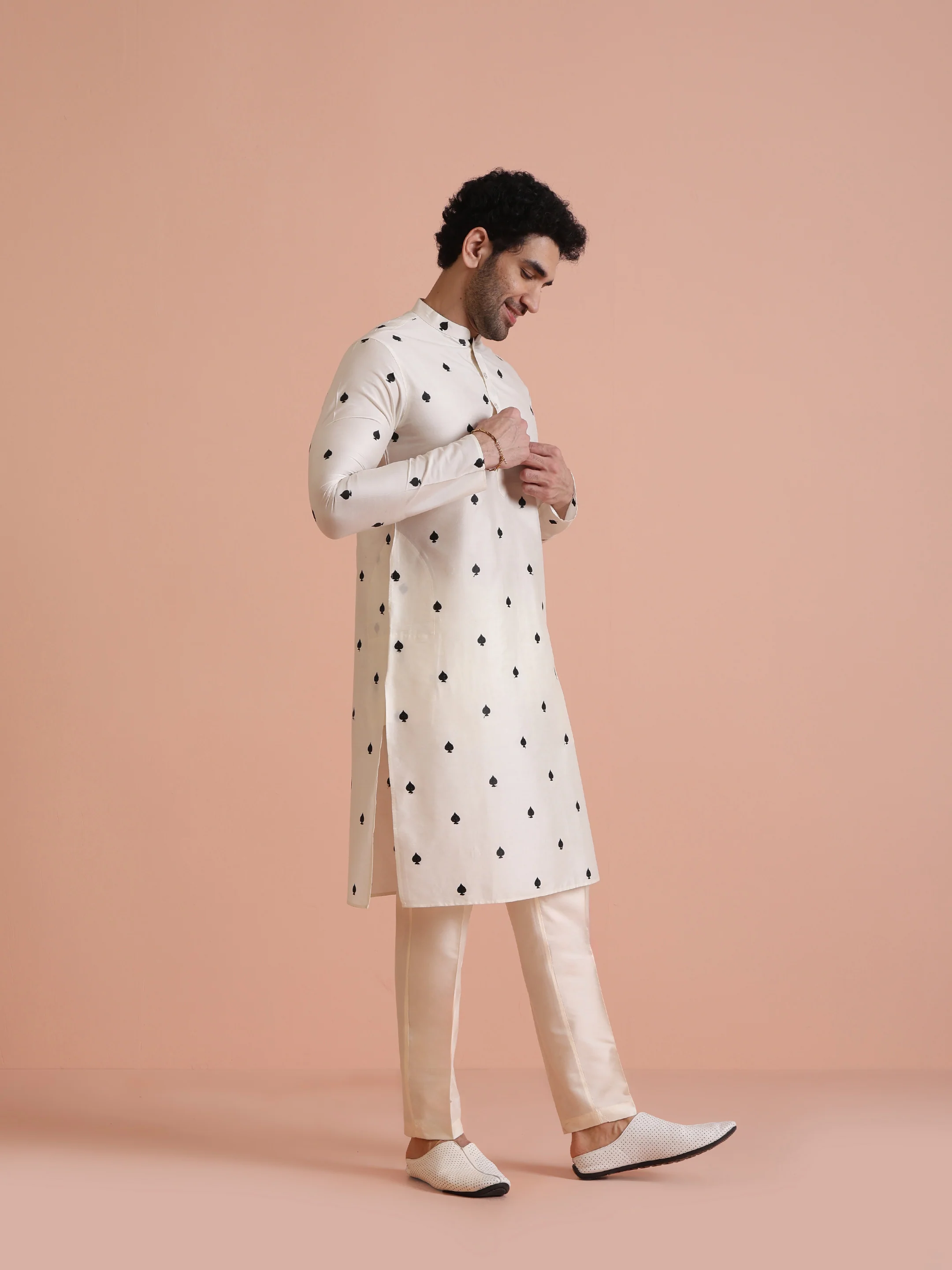 White Silk Blend Black Embroidered Kurta - Image 4