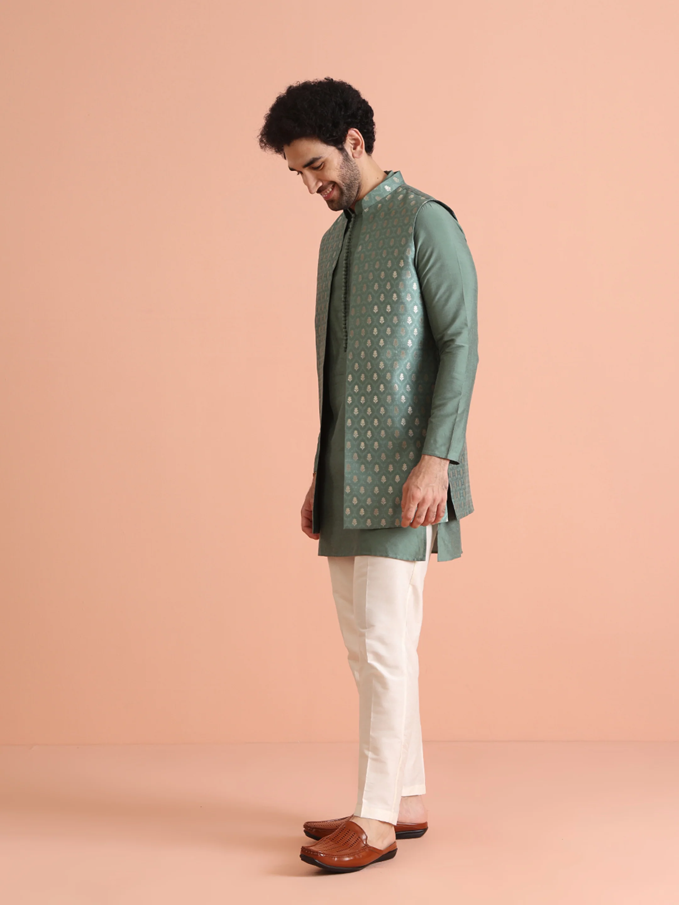 Green Silk Blend Woven Jacket Kurta Trouser Set - Image 3