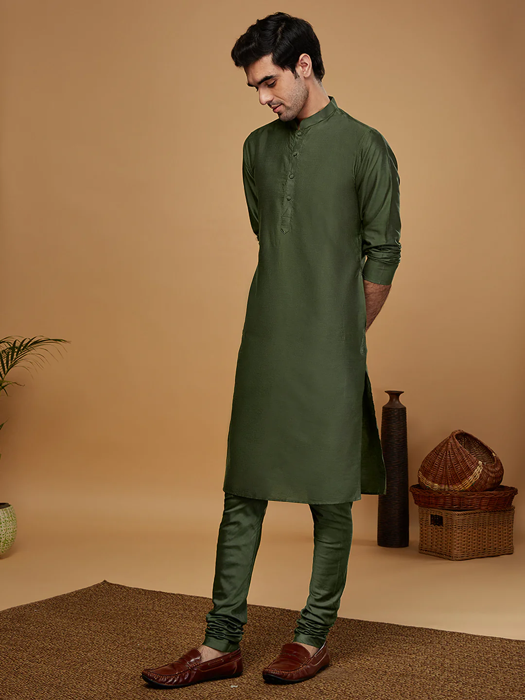 Green Silk Blend Solid Kurta Churidar Set - Image 3